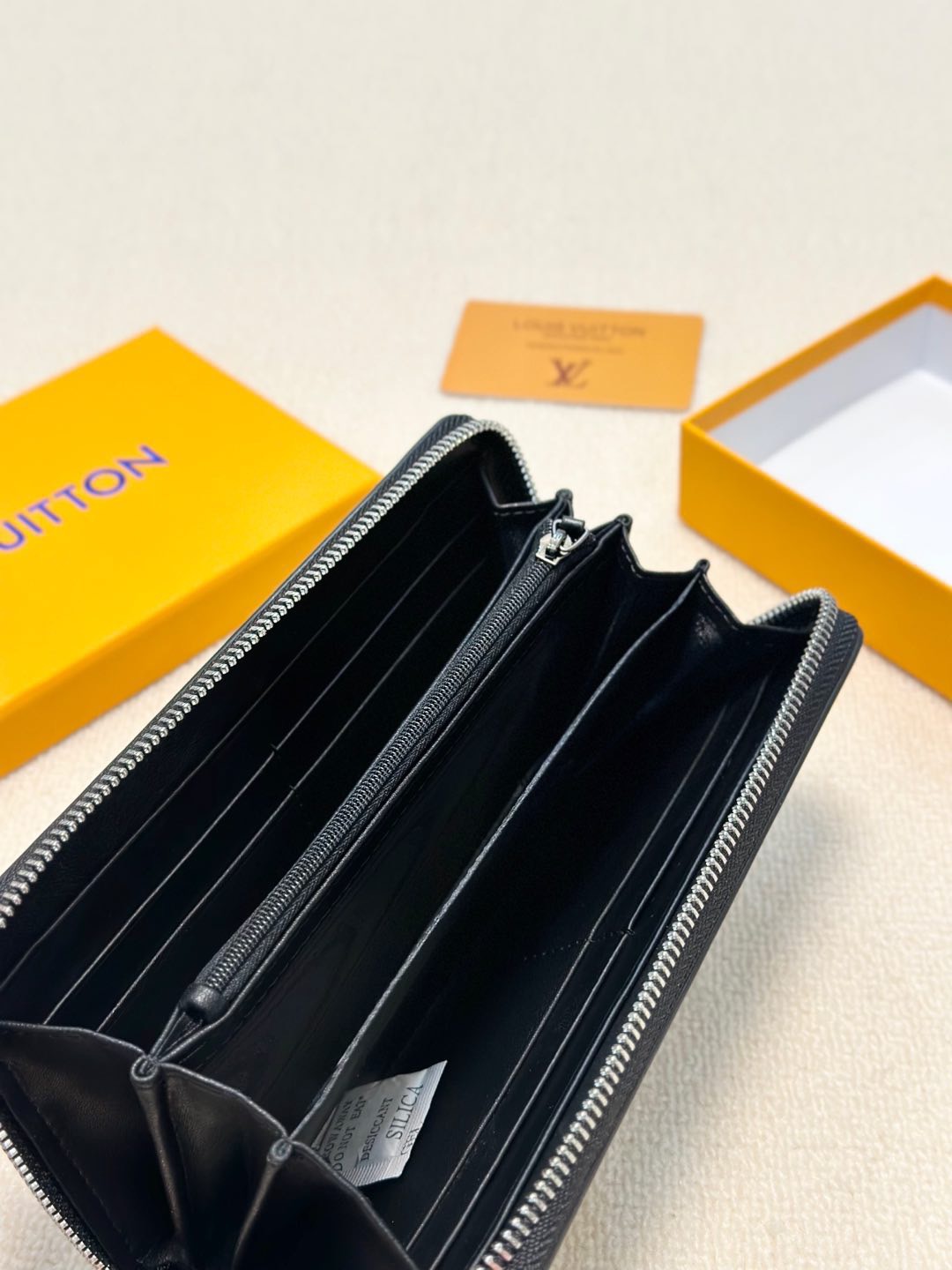 LV新作男士手包 ブラックフラワー 大容量