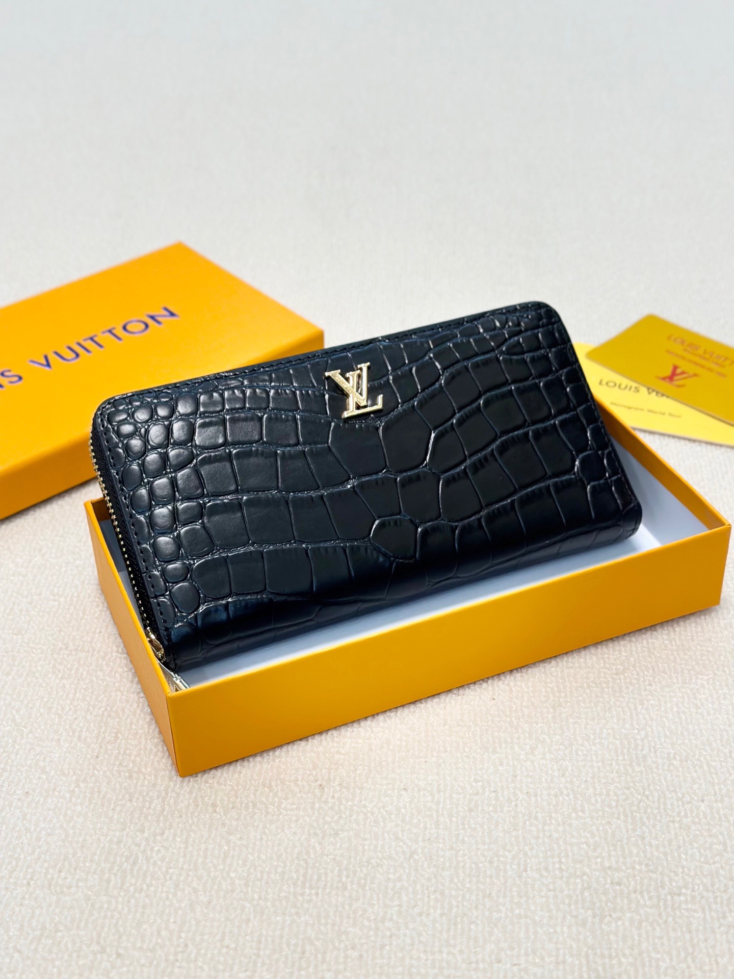 LV新作 メンズ手包 高級牛皮製 多カードポケット