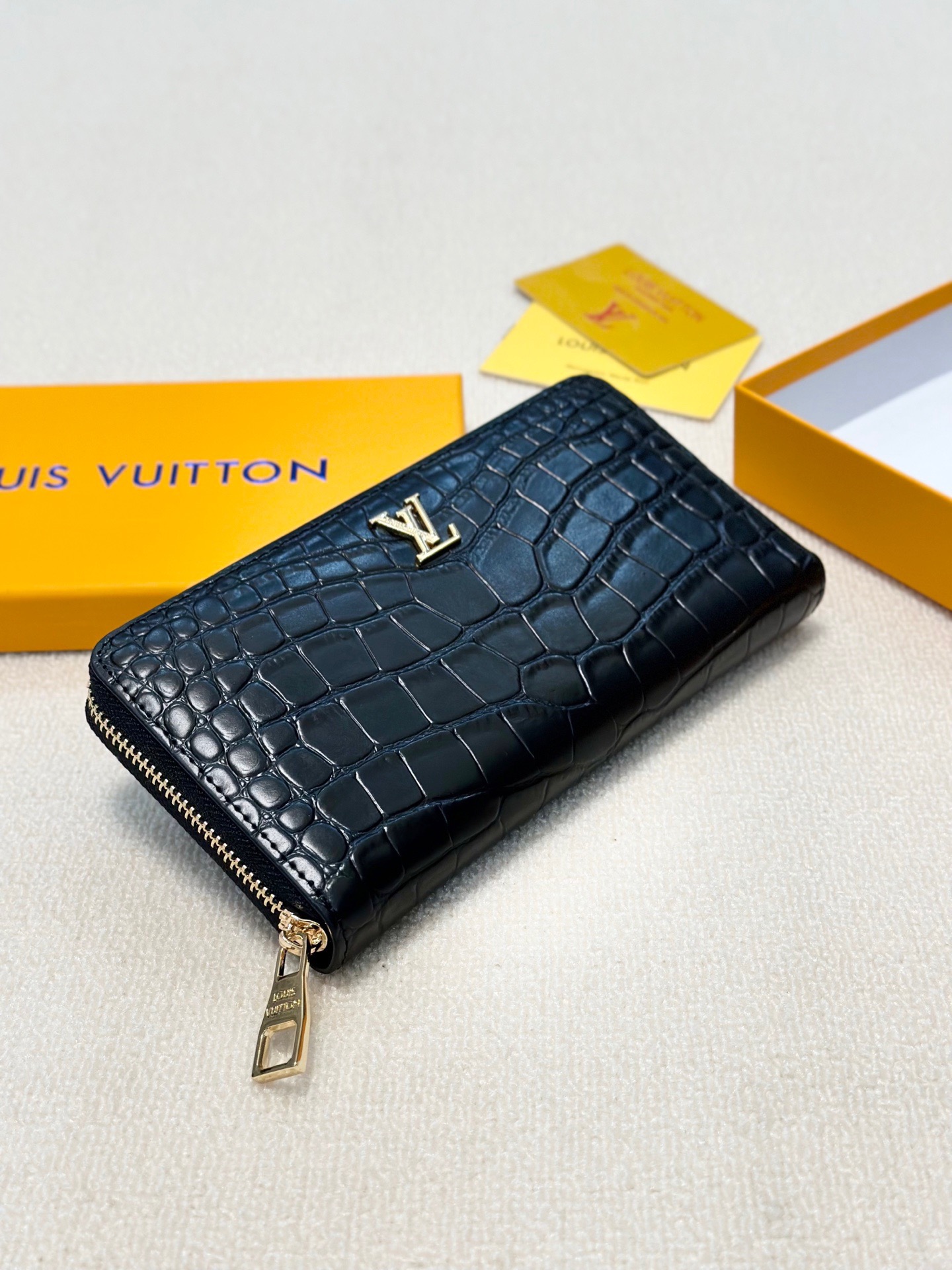 LV新作 メンズ手包 高級牛皮製 多カードポケット