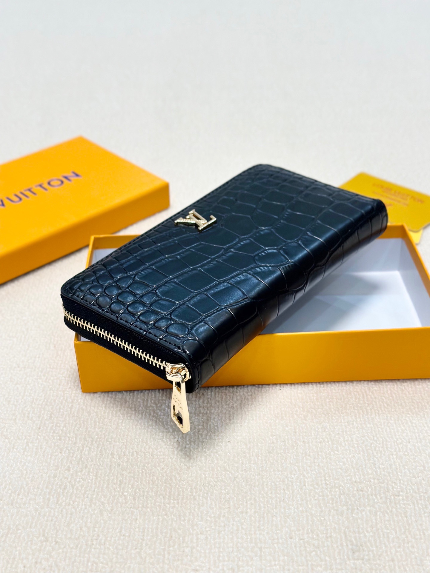 LV新作 メンズ手包 高級牛皮製 多カードポケット