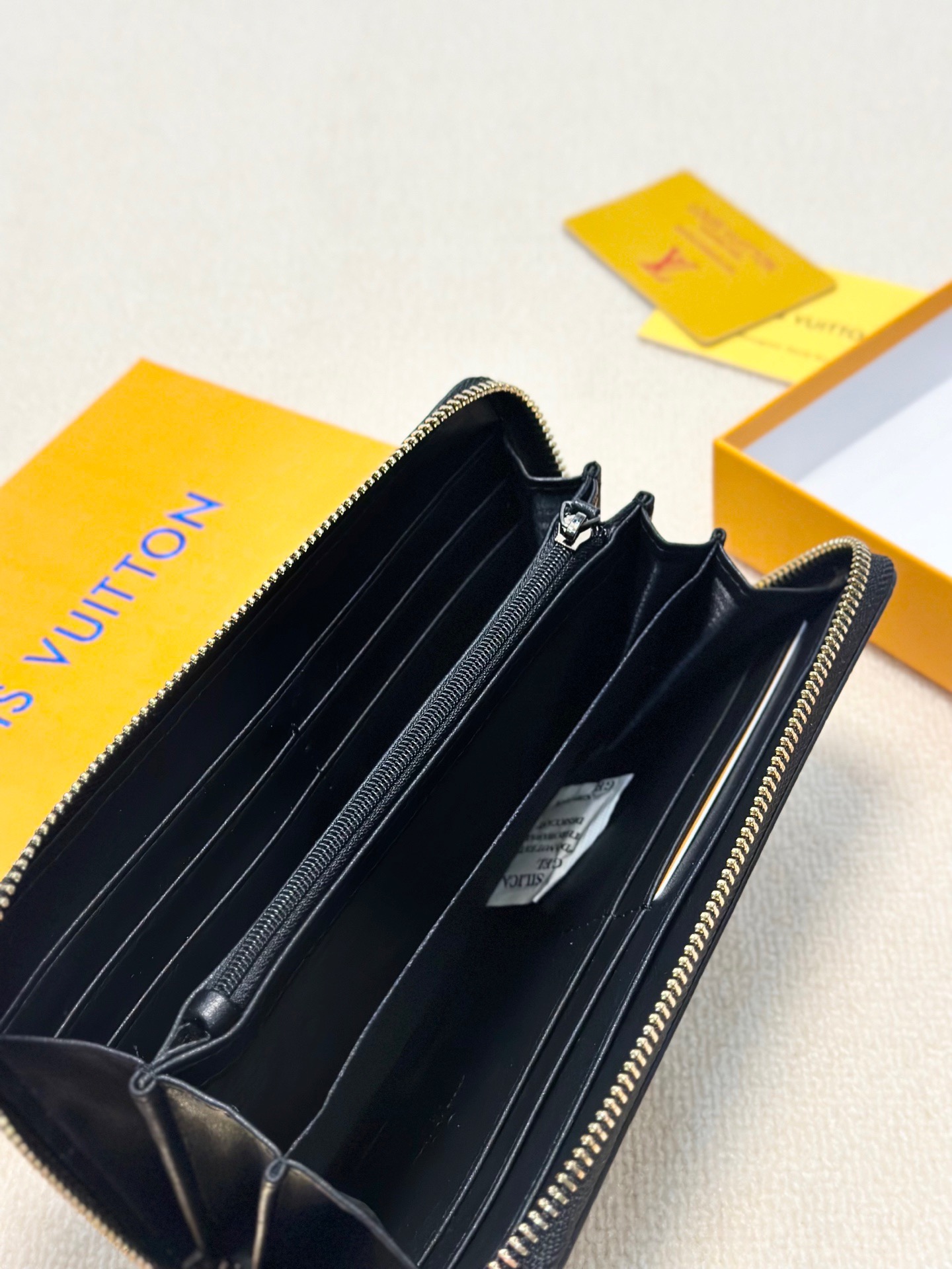 LV新作 メンズ手包 高級牛皮製 多カードポケット