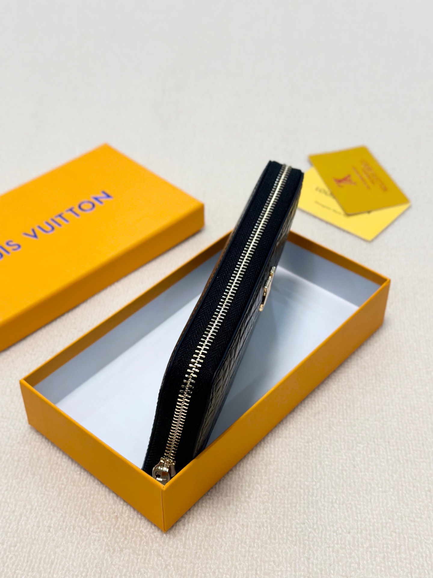 LV新作 メンズ手包 高級牛皮製 多カードポケット