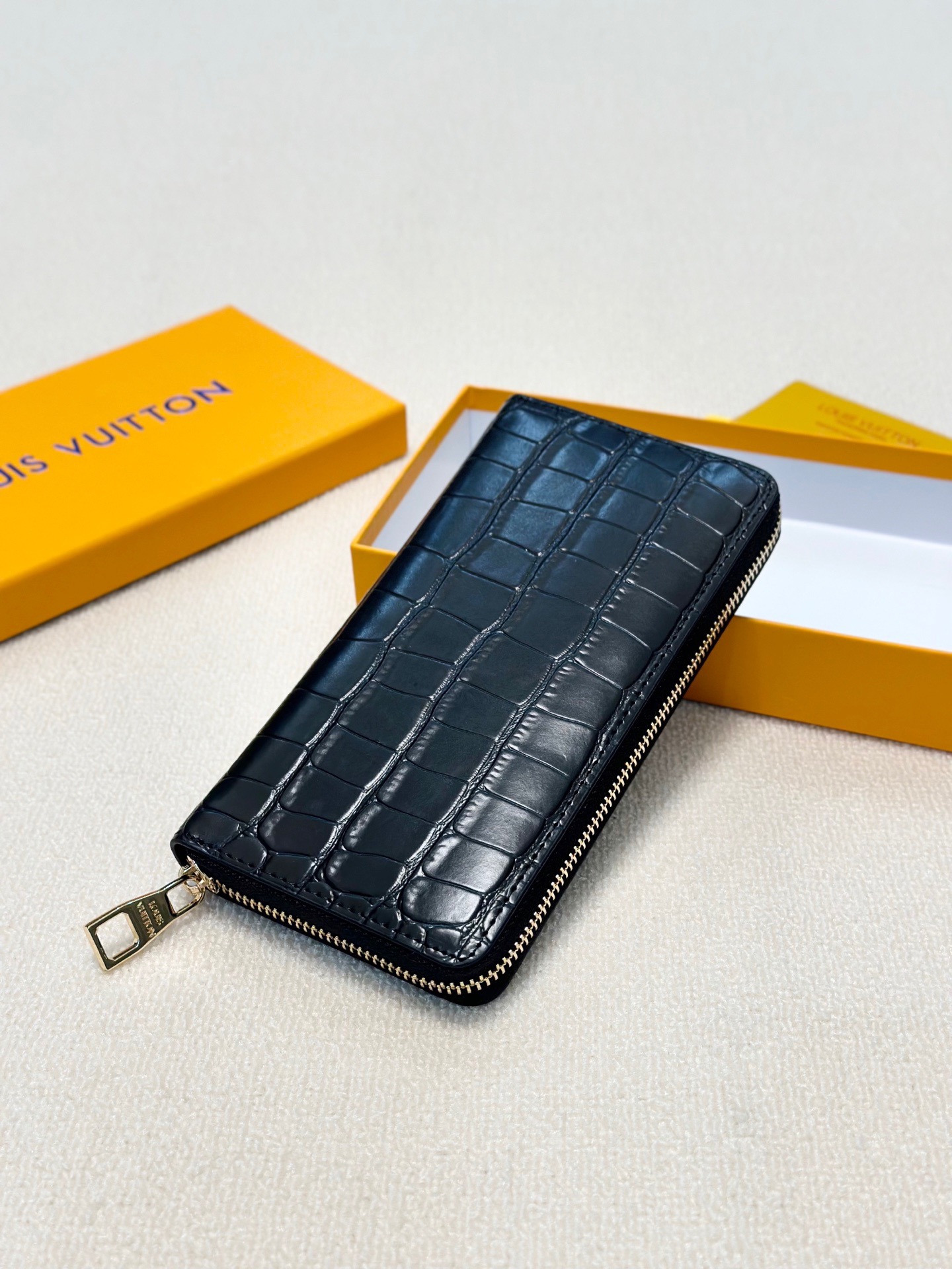 LV新作 メンズ手包 高級牛皮製 多カードポケット