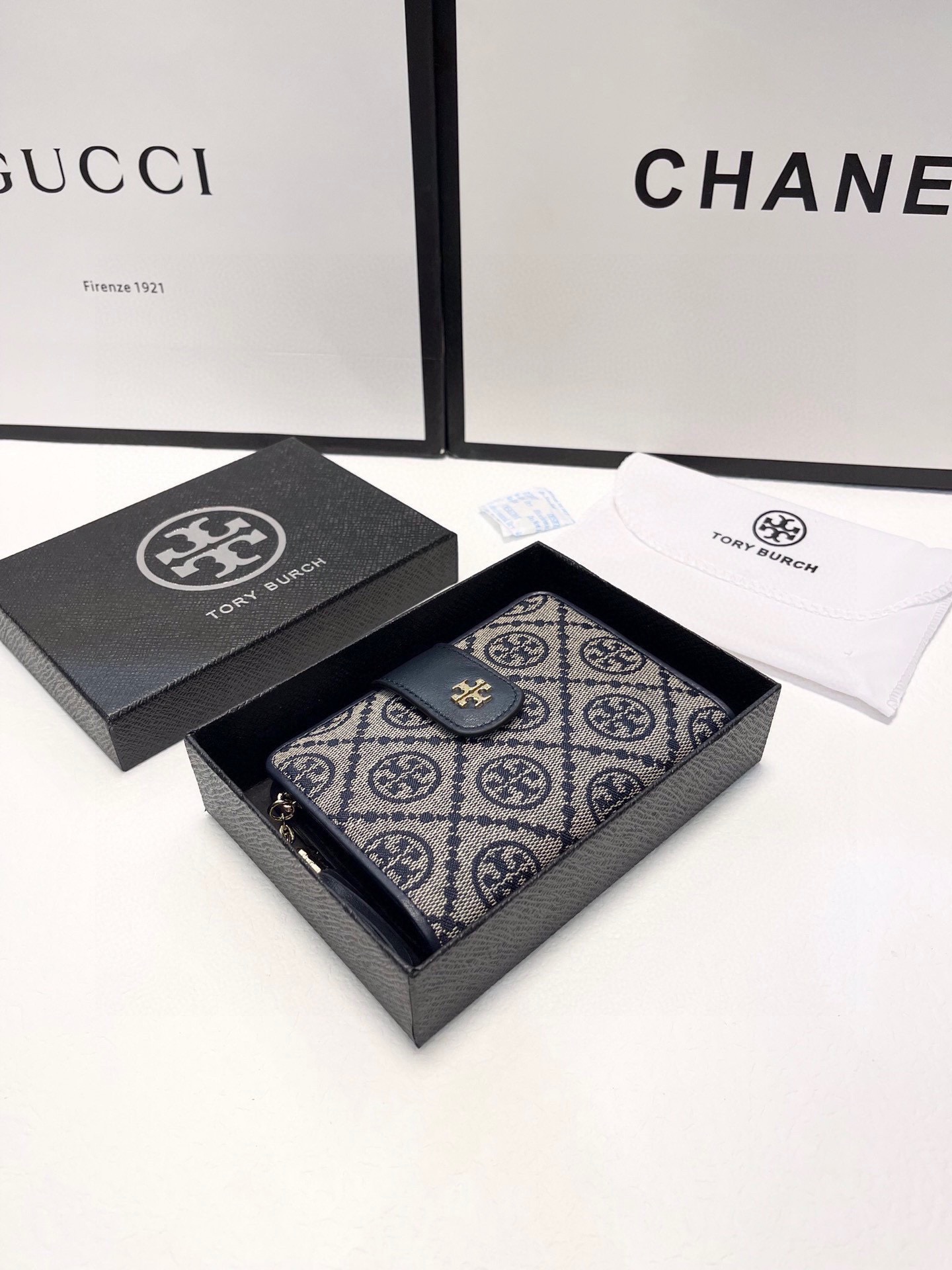 _dmW9sp7wxtD2_0DvcjP6yCVvag6OirAYCqP2-0A