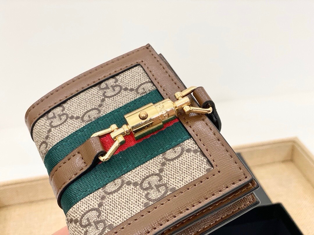 Alternative view of Wallet 11339