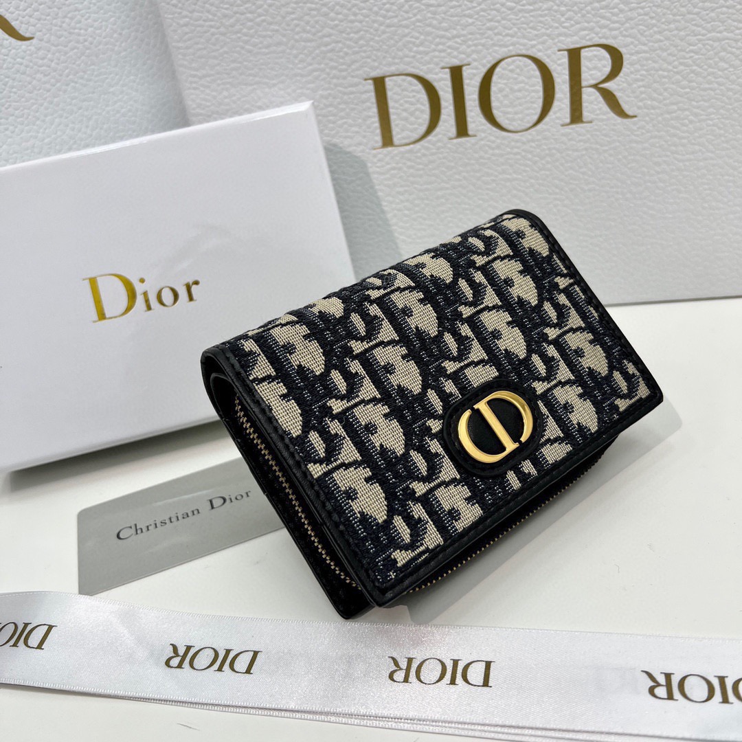 Alternative view of Wallet 11338