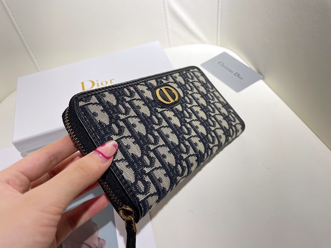Alternative view of Wallet 11336