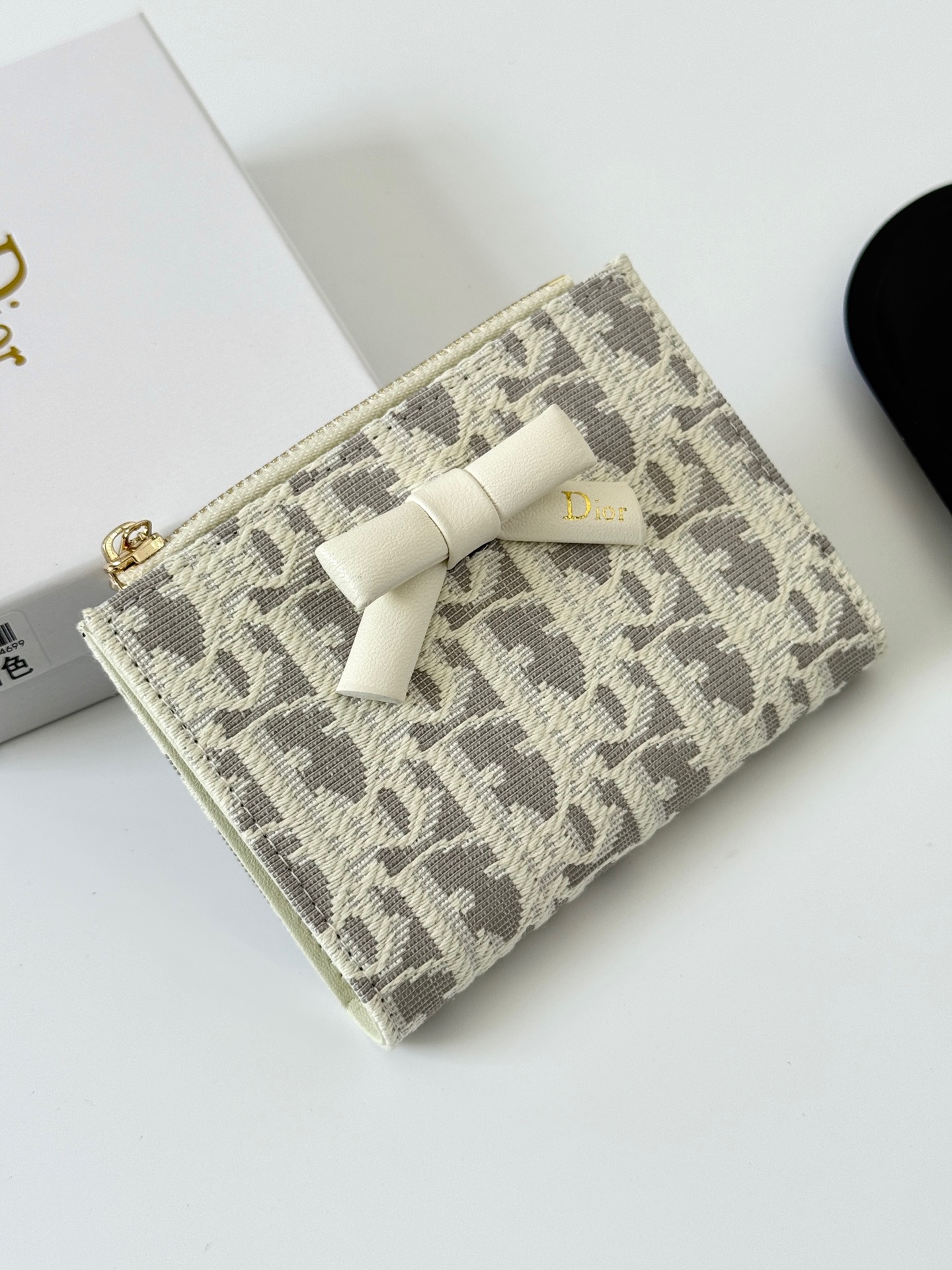 Dior M118 White Grey Oblique 11 5x9x2 everyday