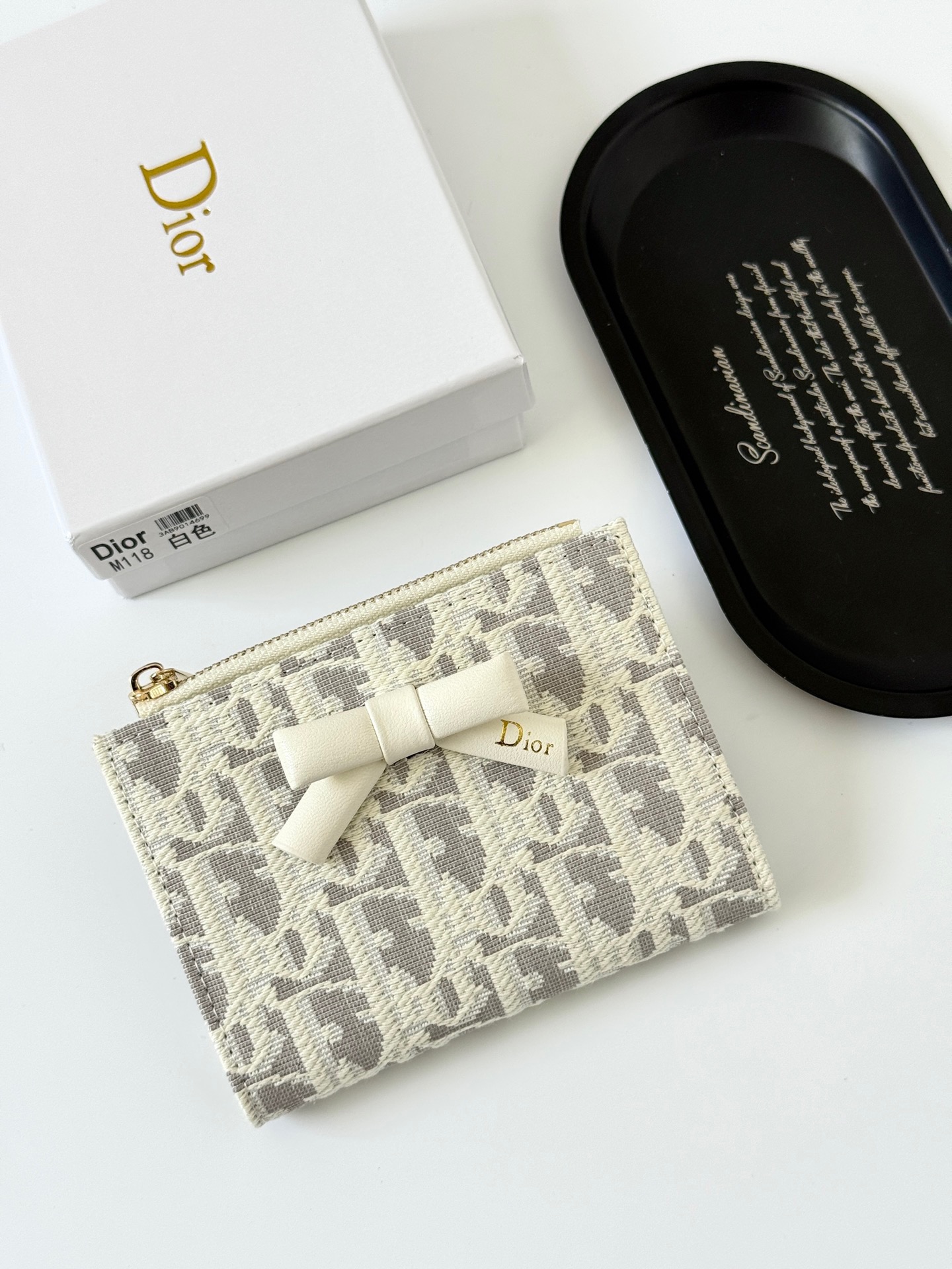 Dior M118 White Grey Oblique 11 5x9x2 everyday