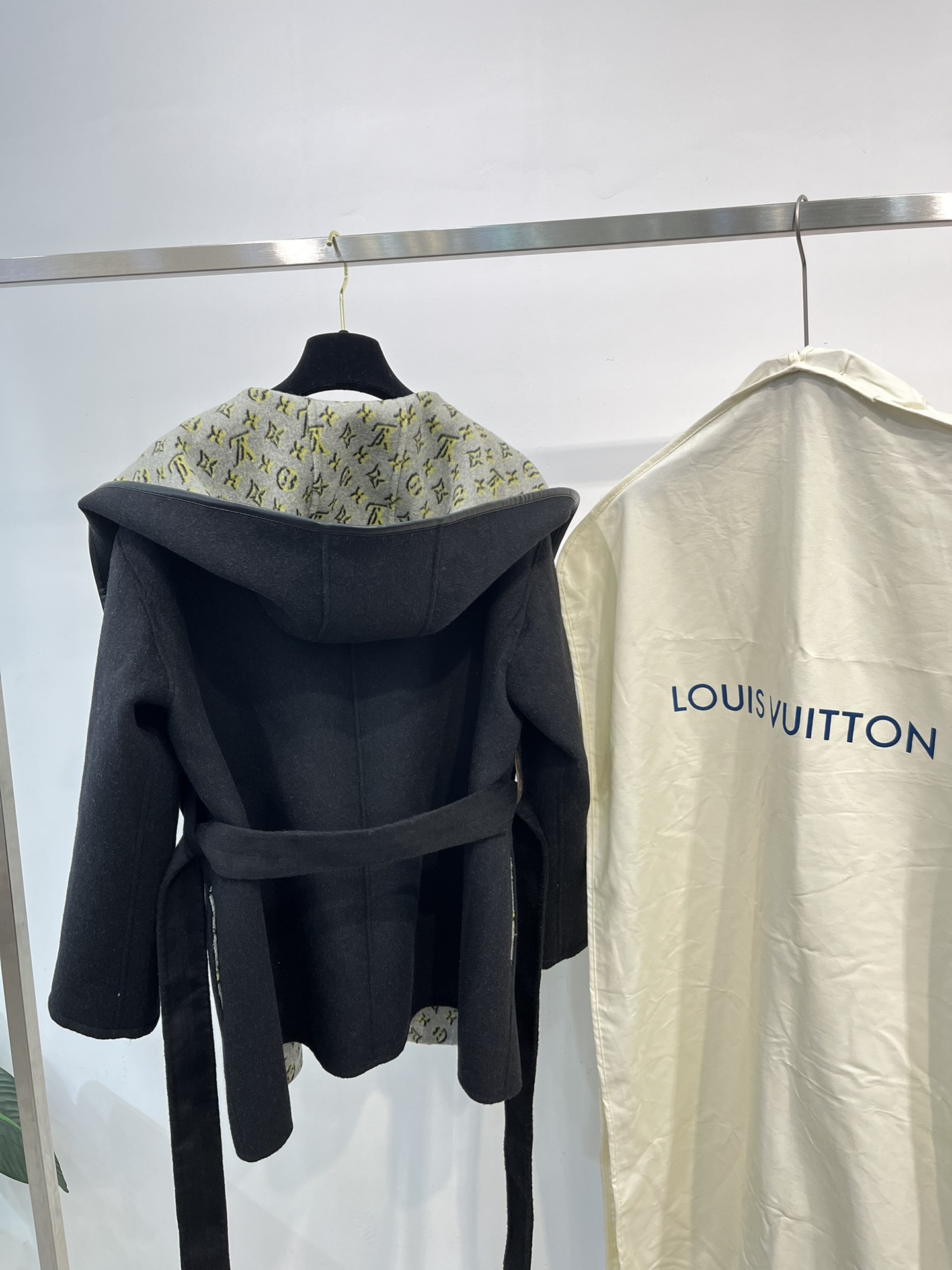 [Cashmere Coats, Furs]2025 Lvjia New 3D Ghost Coat Louis Vuitton