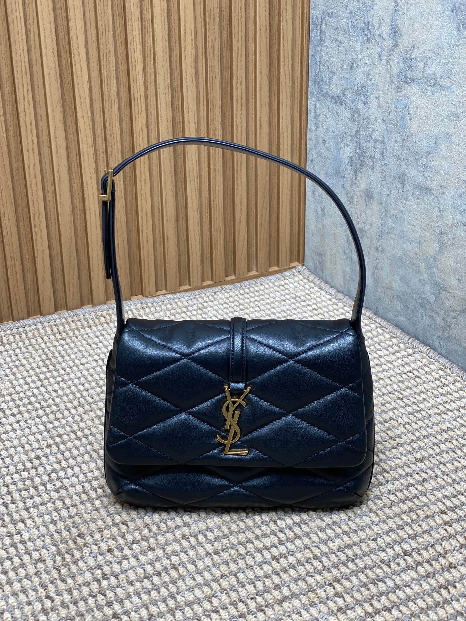 Yves Saint Laurent Tassen Schoudertas Lamsvlees Schapenvacht Vintage Onderarm