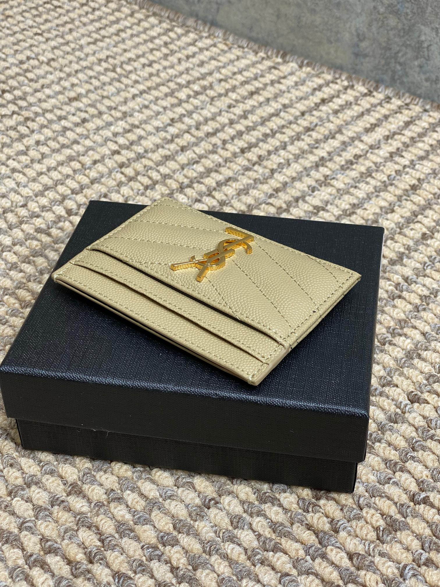 YSL圣罗兰经典logo鱼子皮荔枝纹绗缝卡包尺寸10.5x7.5cm编码423291