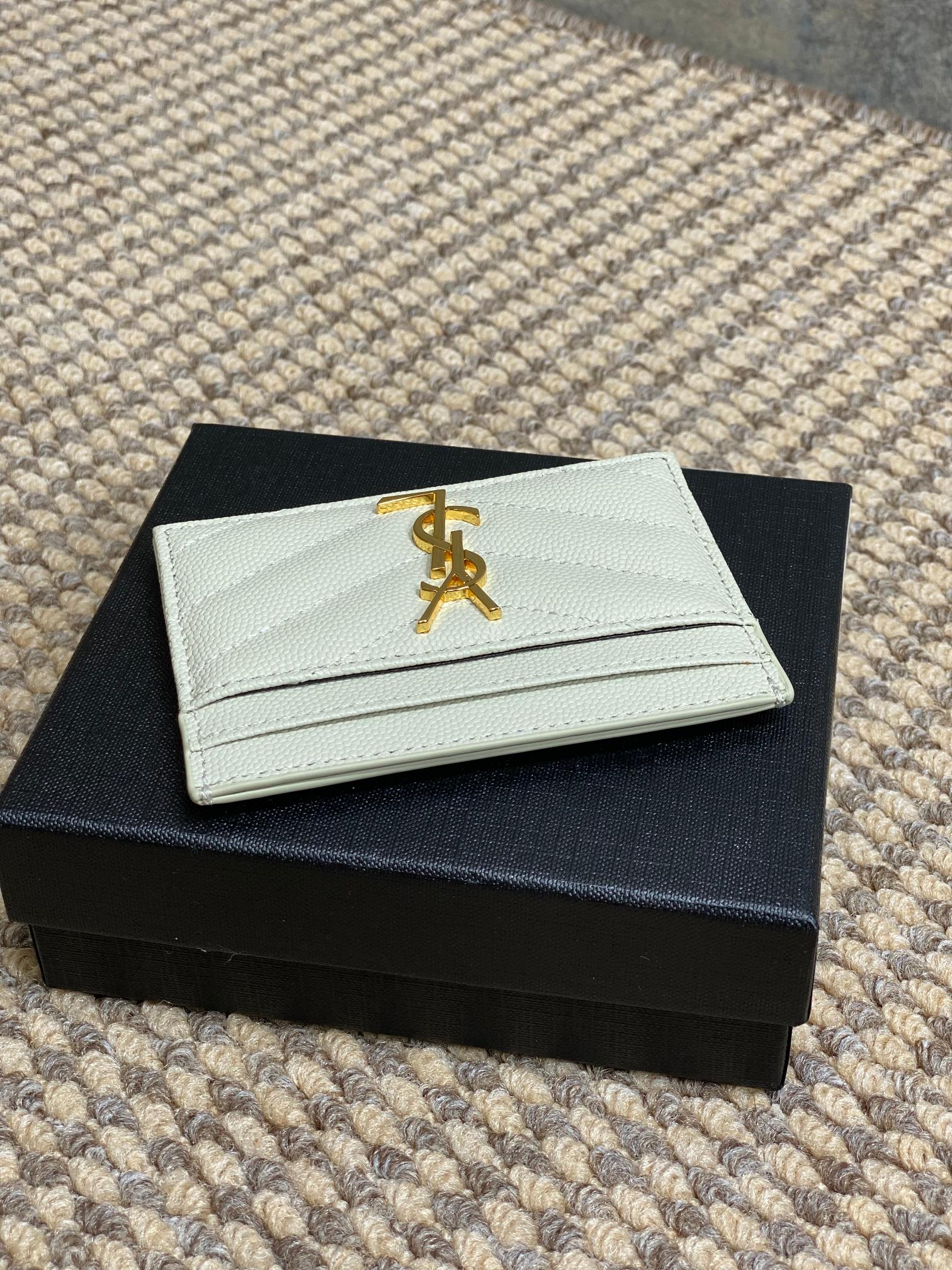 YSL圣罗兰经典logo鱼子皮荔枝纹绗缝卡包尺寸10.5x7.5cm编码423291