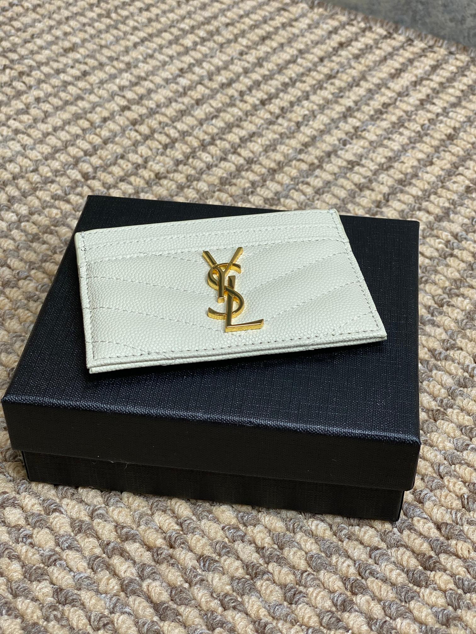 YSL圣罗兰经典logo鱼子皮荔枝纹绗缝卡包尺寸10.5x7.5cm编码423291