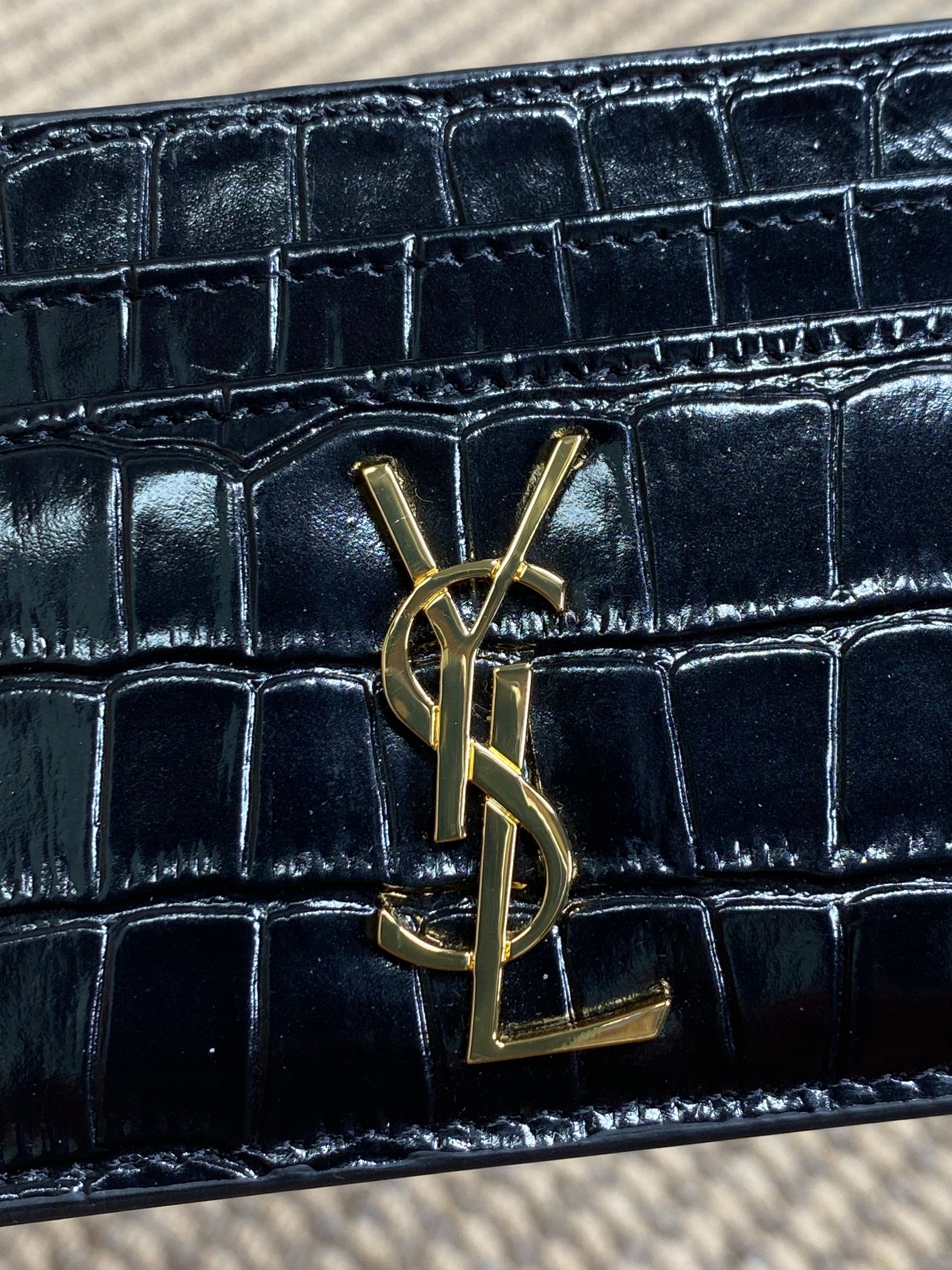 YSL圣罗兰经典logo亮光鳄鱼纹绗缝卡包尺寸10.5x7.5cm编码s206