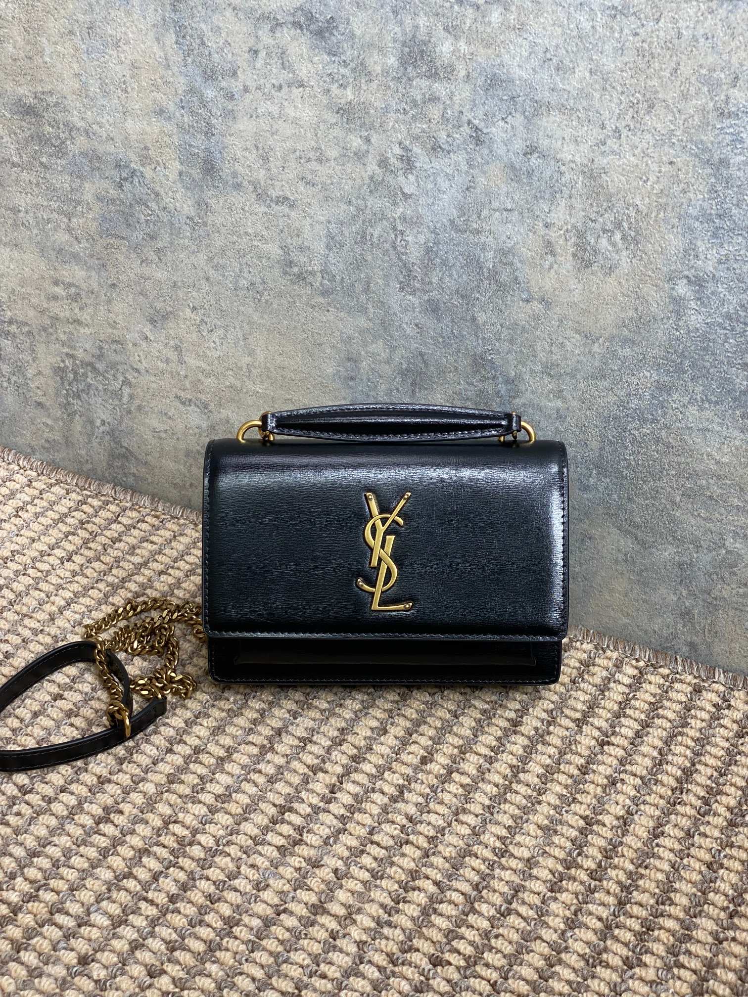 NO:851357,Hot toothpick pattern small size is now available!  The shoulder strap is detachable and can be carried by hand. There is a card slot inside for practical use. Size 19*14*5.4, 533026, model 441973, YSL Saint Laurent grade original leather, saint laurent, saint laurent, Hermes,19860909火爆牙签纹小号出货！肩带可拆卸 可手拎 内有卡槽实用 尺寸19*14*5.4 ,533026 型号441973,YSL圣罗兰特级原厂皮,saint laurent,saint laurent,Hermes,,Bag