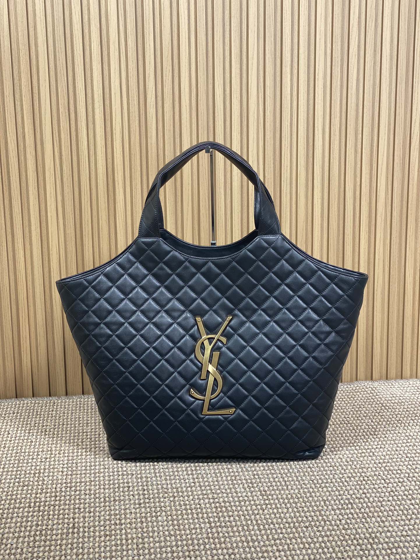 YSL Style Leather Tote Bag Lookbook Reference image 1