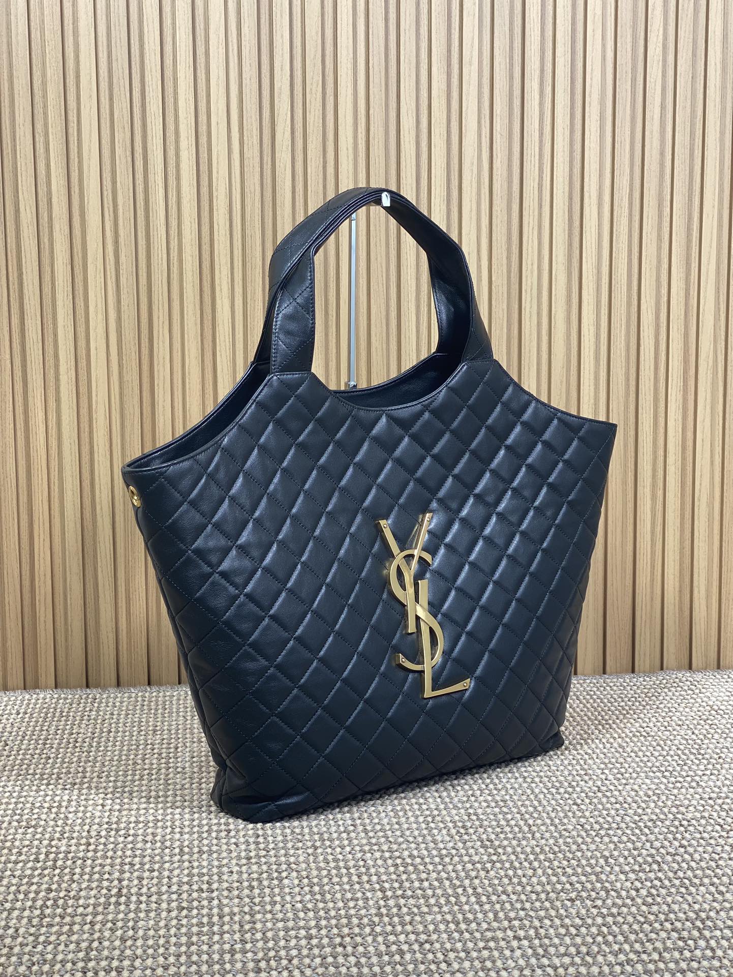 YSL Style Leather Tote Bag Lookbook Reference image 2