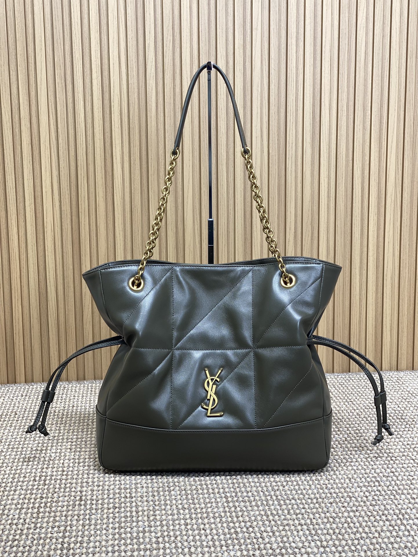 YSL Style Green Leather Chain Bag Lookbook Reference image 1