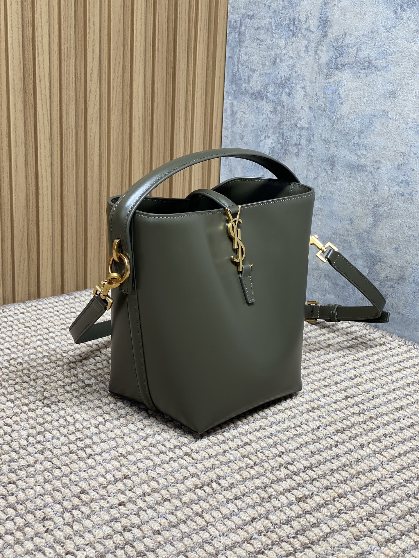 YSL Style Green Leather Crossbody Bag Lookbook Reference image 2