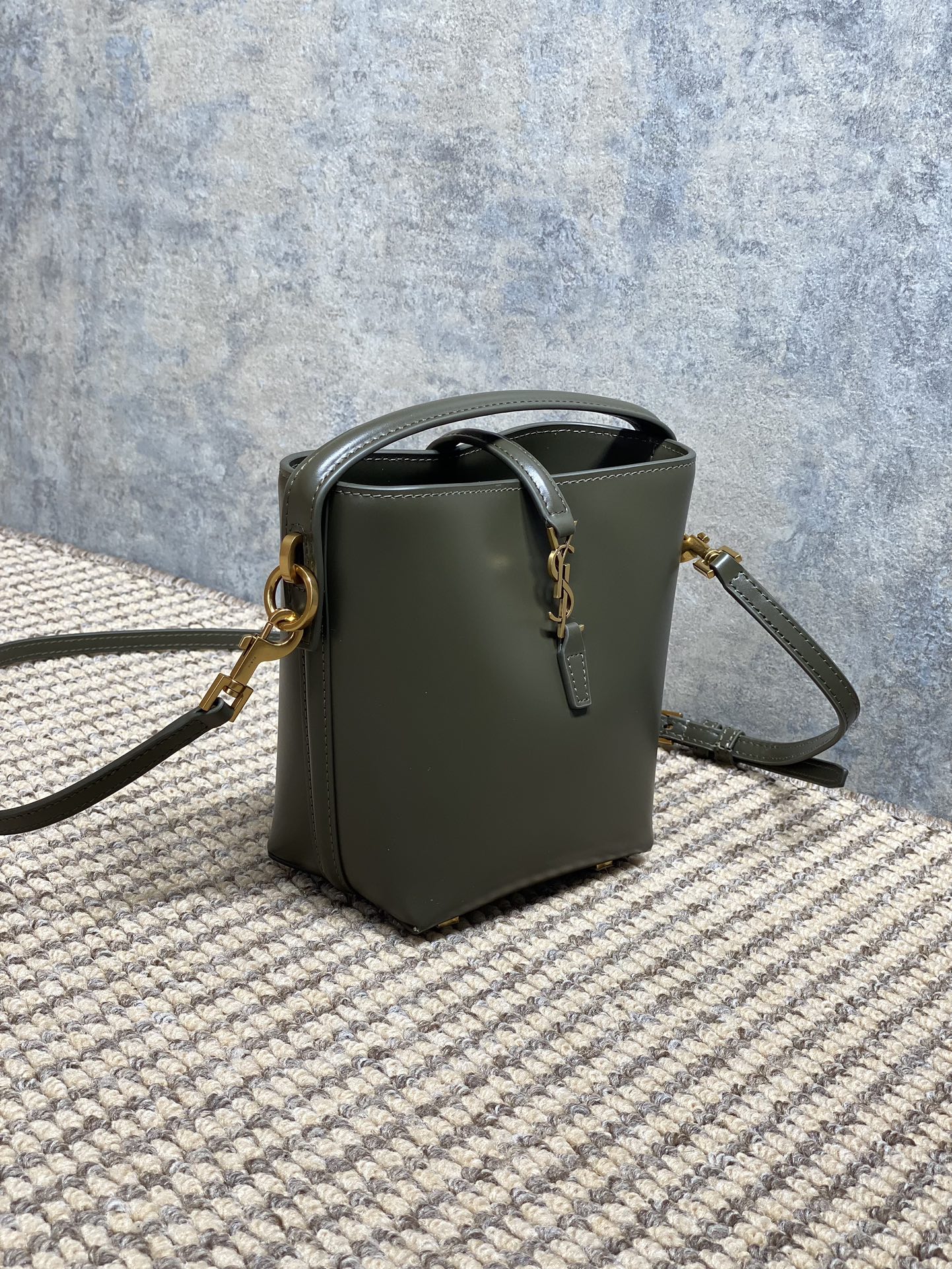 YSL Style Green Leather Crossbody Bag Lookbook Reference image 2