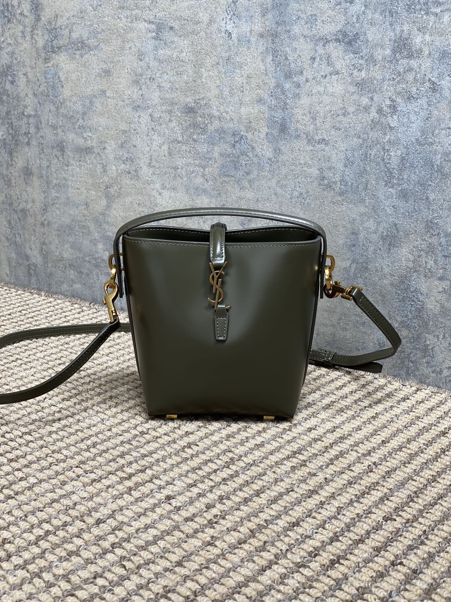 YSL Style Green Leather Crossbody Bag Lookbook Reference image 1