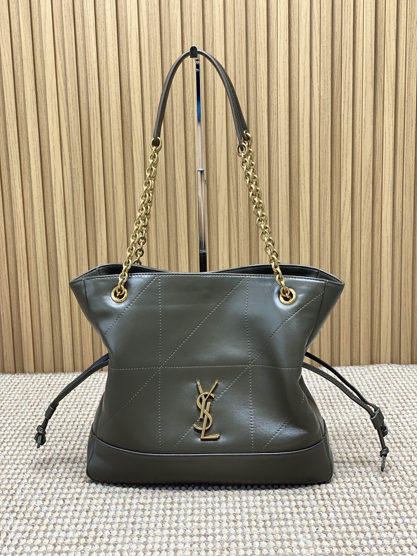 YSL Style Green Leather Chain Bag Lookbook Reference image 1
