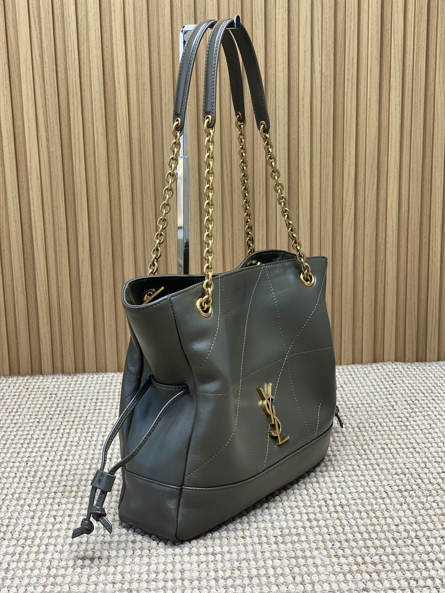 YSL Style Green Leather Chain Bag Lookbook Reference image 2