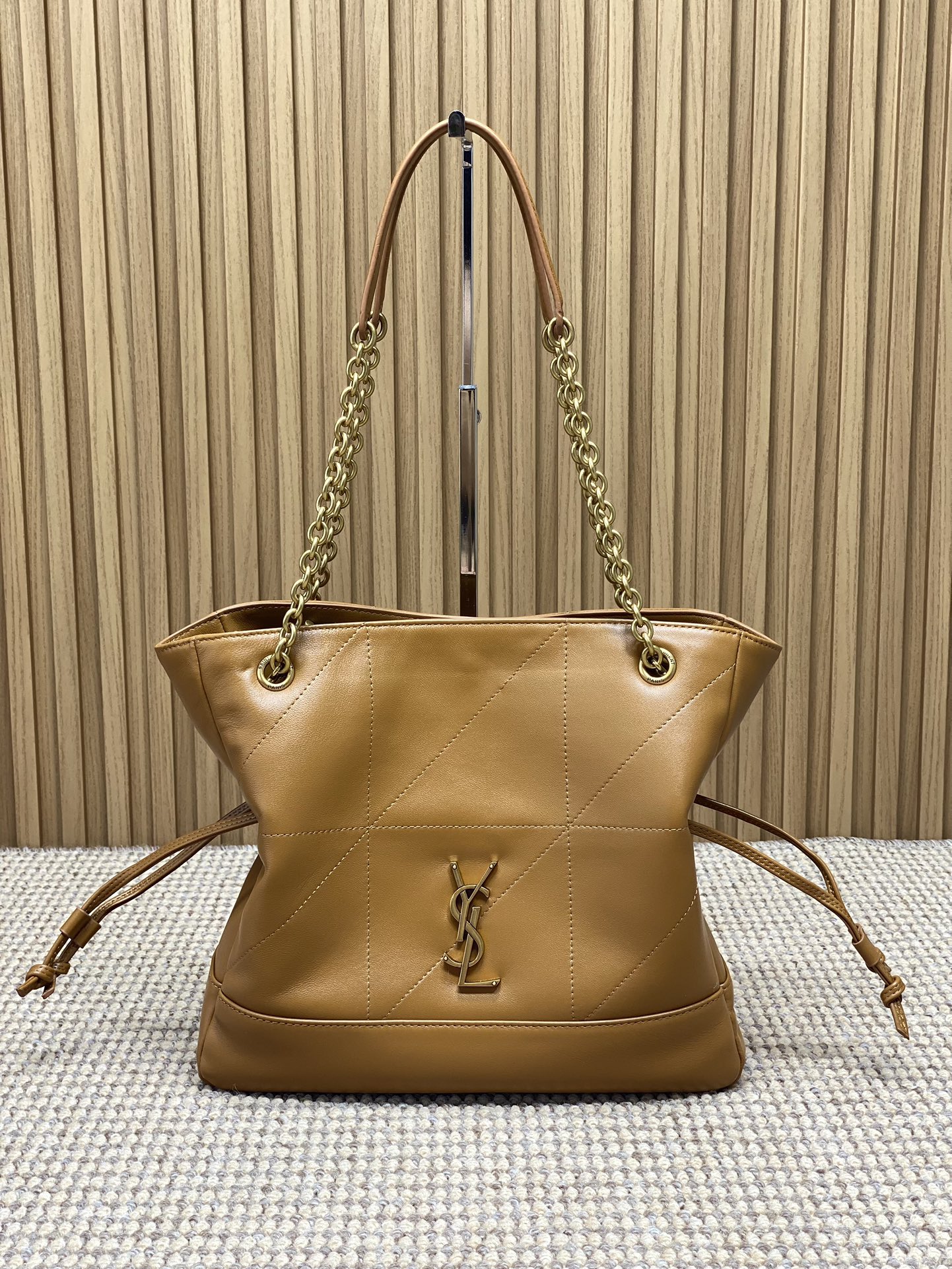 YSL Style Green Leather Chain Bag Lookbook Reference image 1