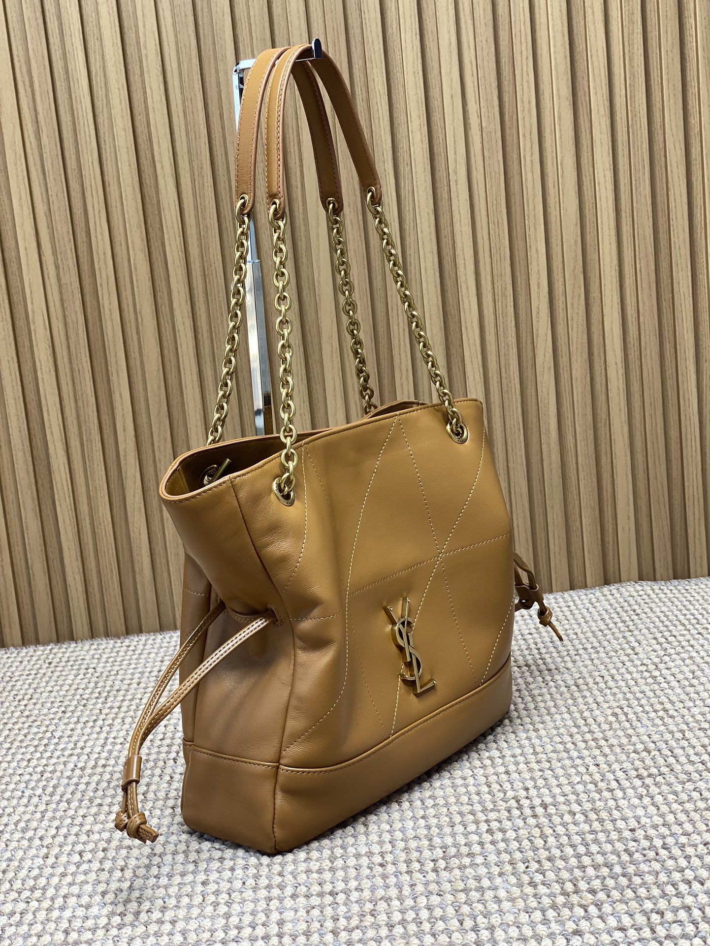 YSL Style Green Leather Chain Bag Lookbook Reference image 2