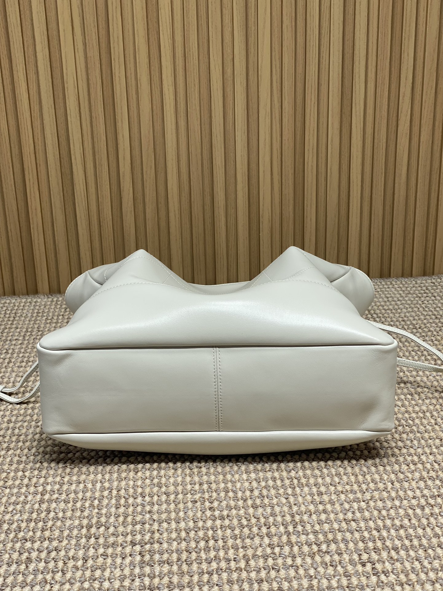 YSL Style White Leather Chain Bag style reference detail image 4 from source 763073