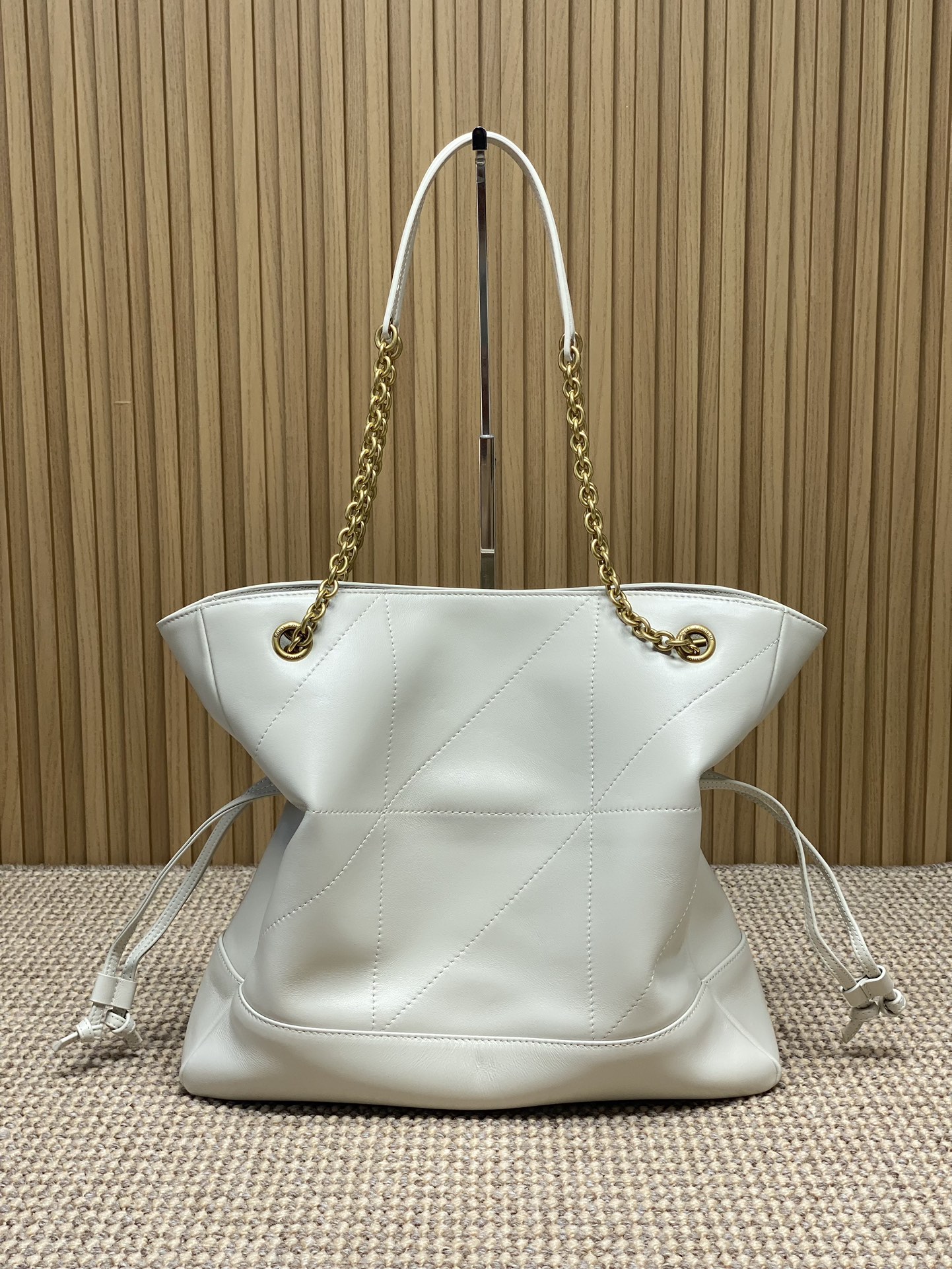 YSL Style White Leather Chain Bag style reference detail image 3 from source 763073