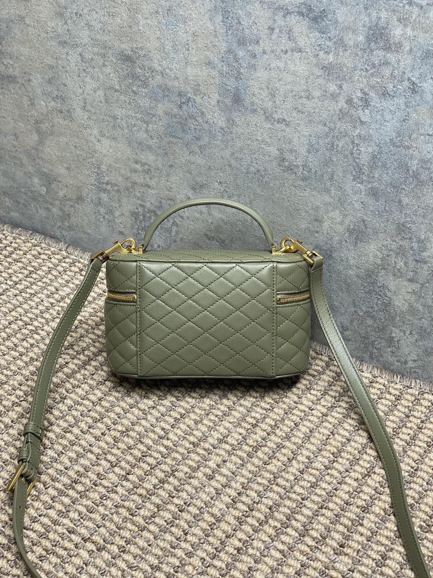 YSL Style Green Leather Crossbody Bag Lookbook Reference image 2