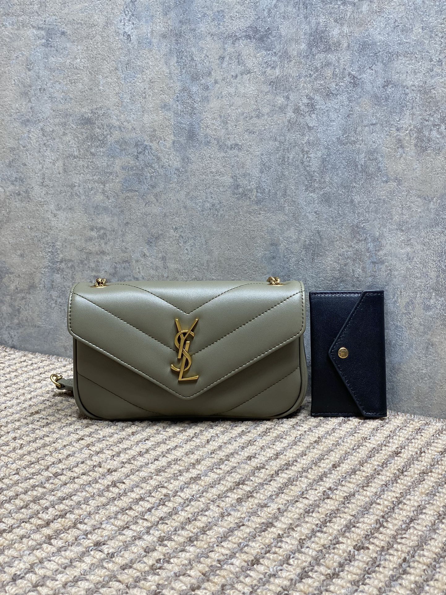 YSL Style Green Leather Card Holder Lookbook Reference image 1