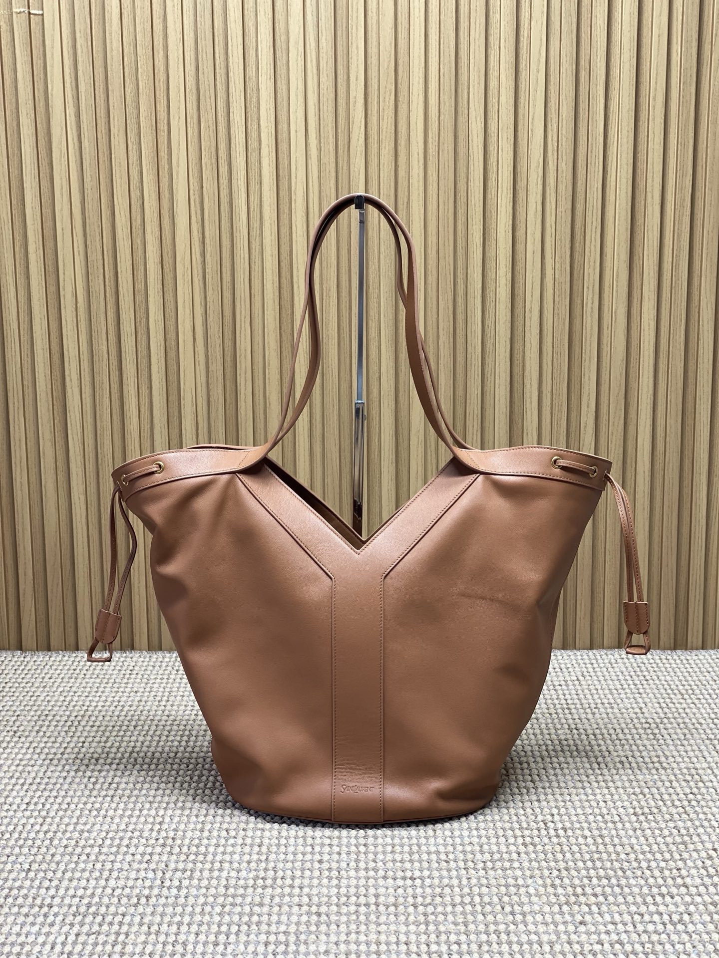 YSL Style Leather Tote Bag Lookbook Reference image 1