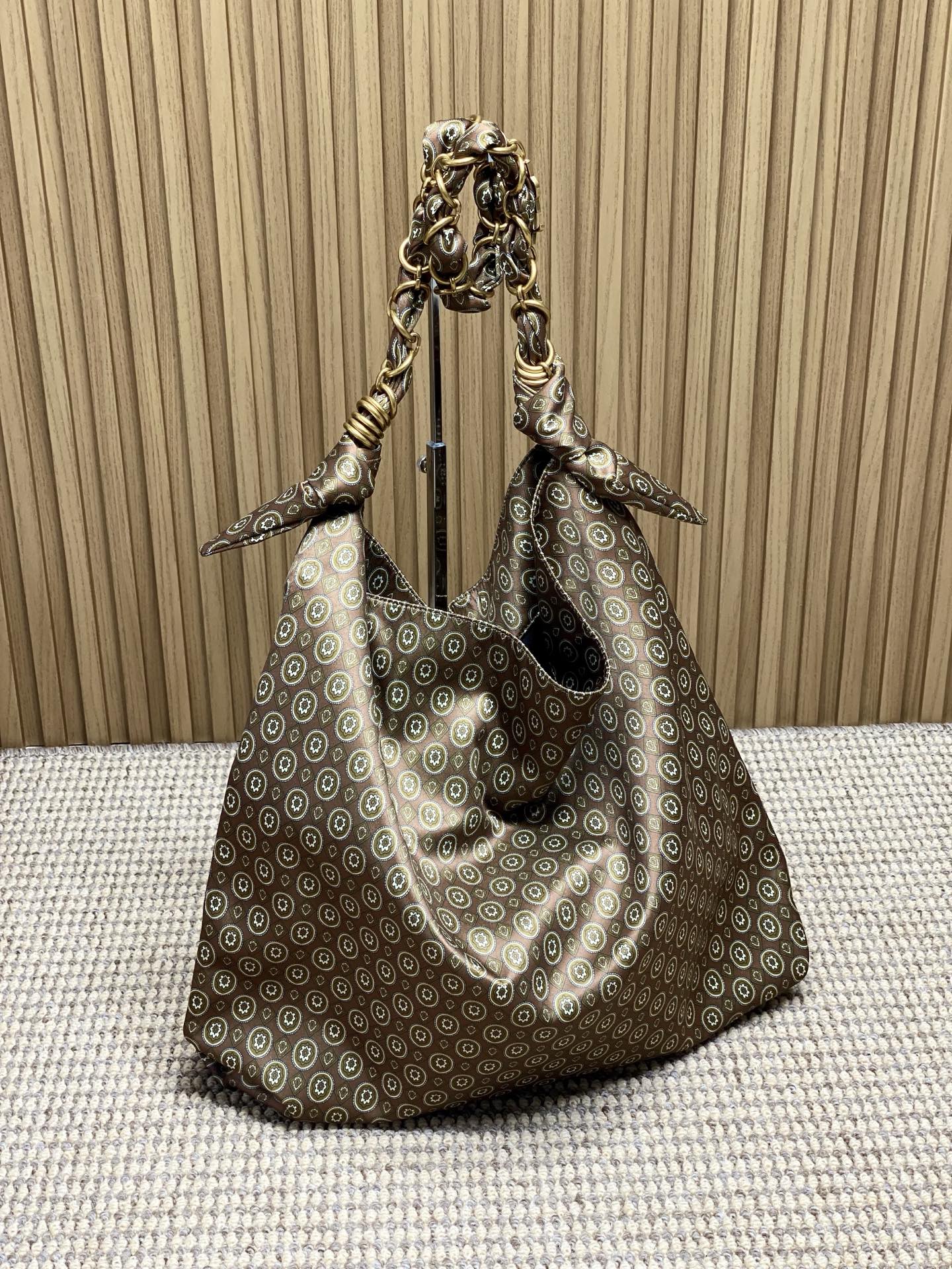 YSL Style Tote Bag style reference detail image 2 from source 770821
