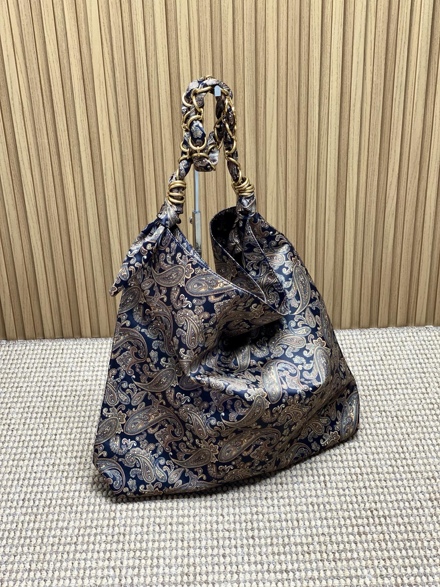 YSL Style Tote Bag style reference detail image 2 from source 770822