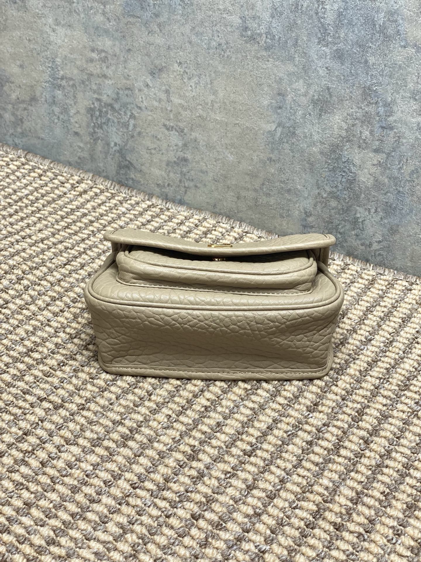 YSL Style Leather Chain Bag style reference detail image 4 from source 729390