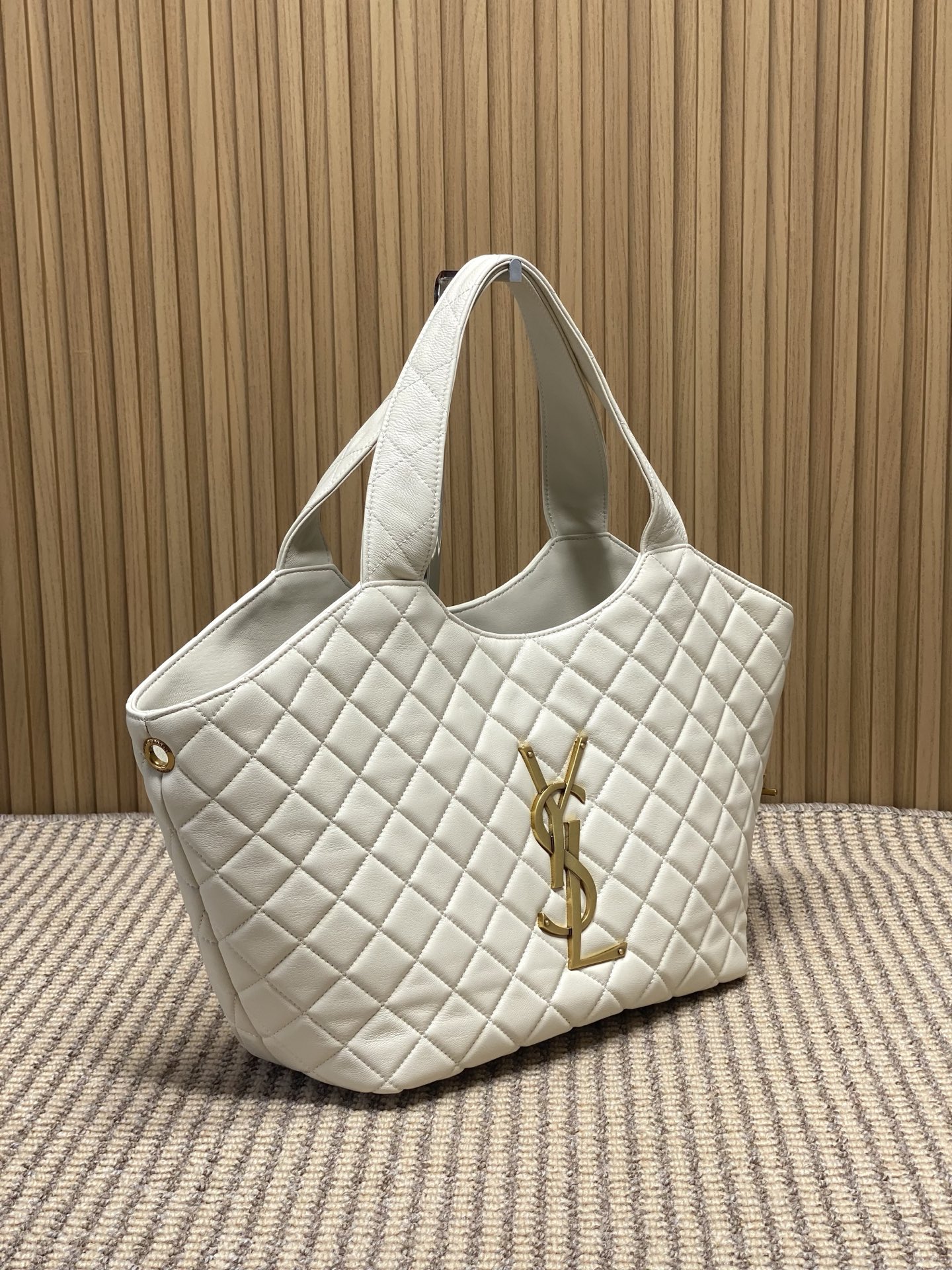 YSL Style Leather Tote Bag Lookbook Reference image 2