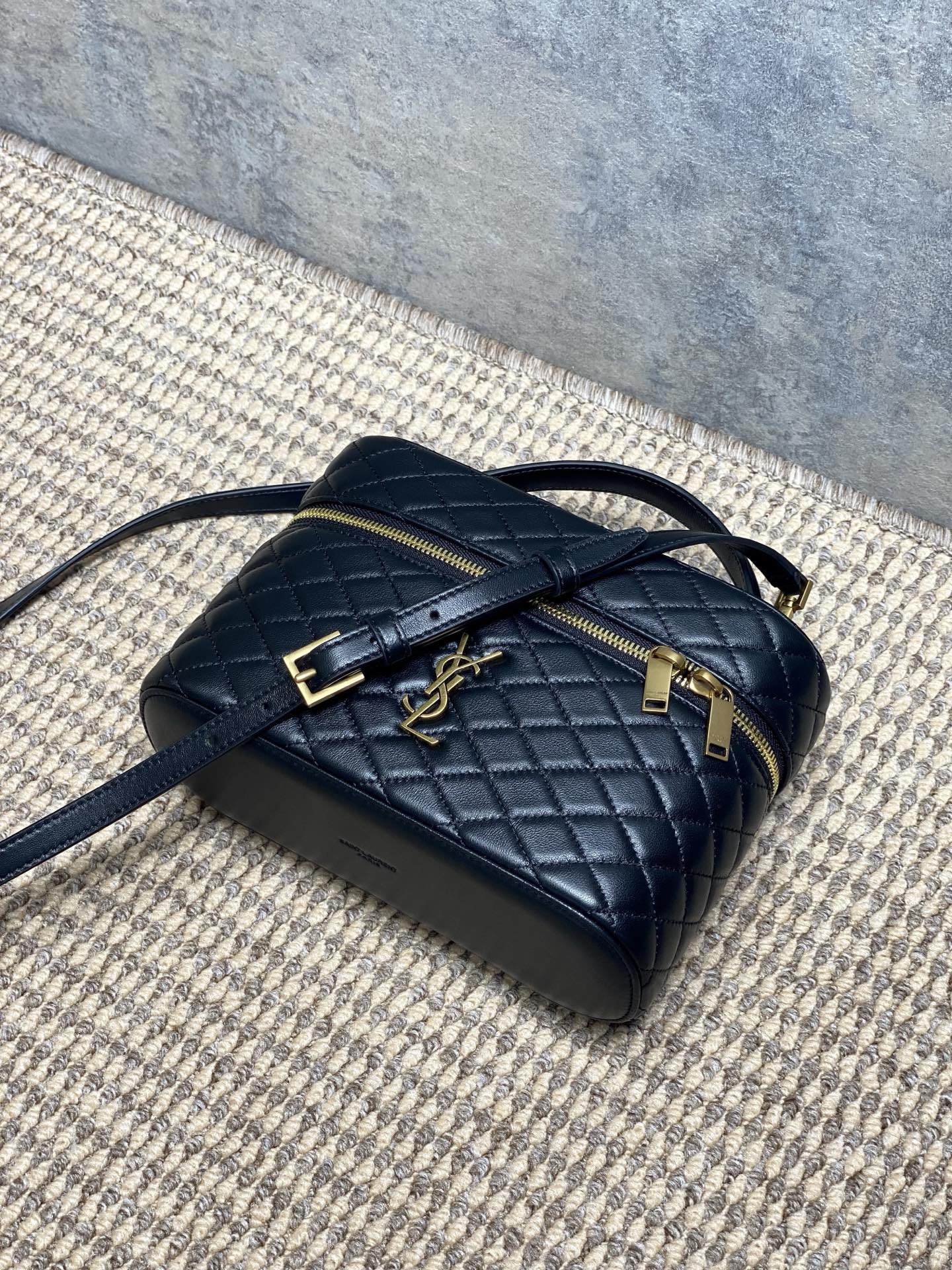 Yves Saint Laurent Gaby Box Bag Lambskin Leather, Compact, Stylish Design 6 i1757822097713 1953 0 4