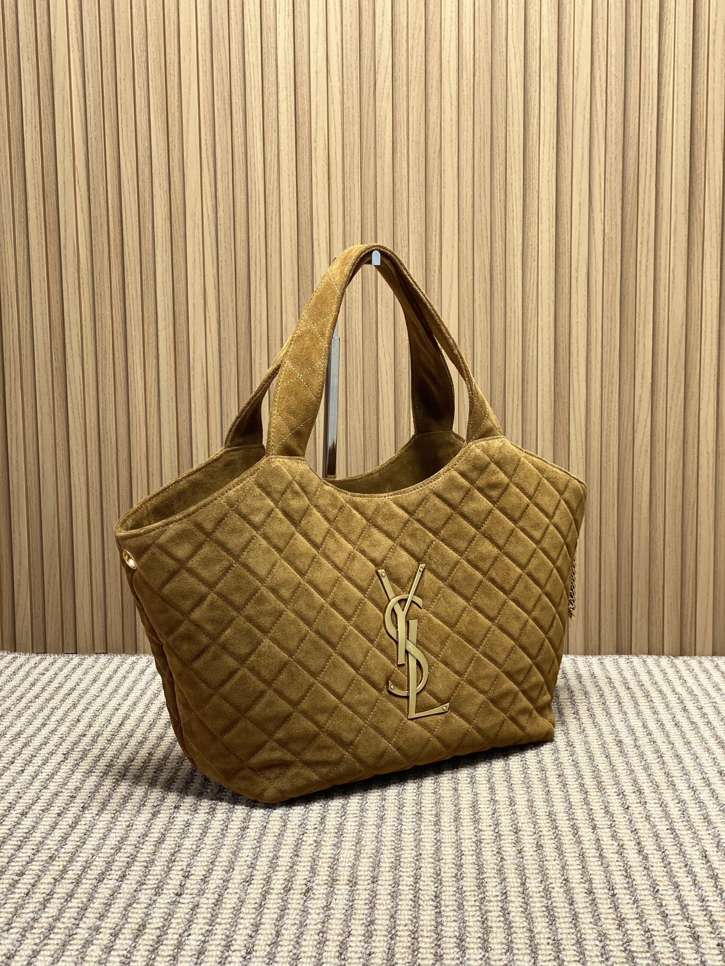 YSL Style Leather Tote Bag Lookbook Reference image 2