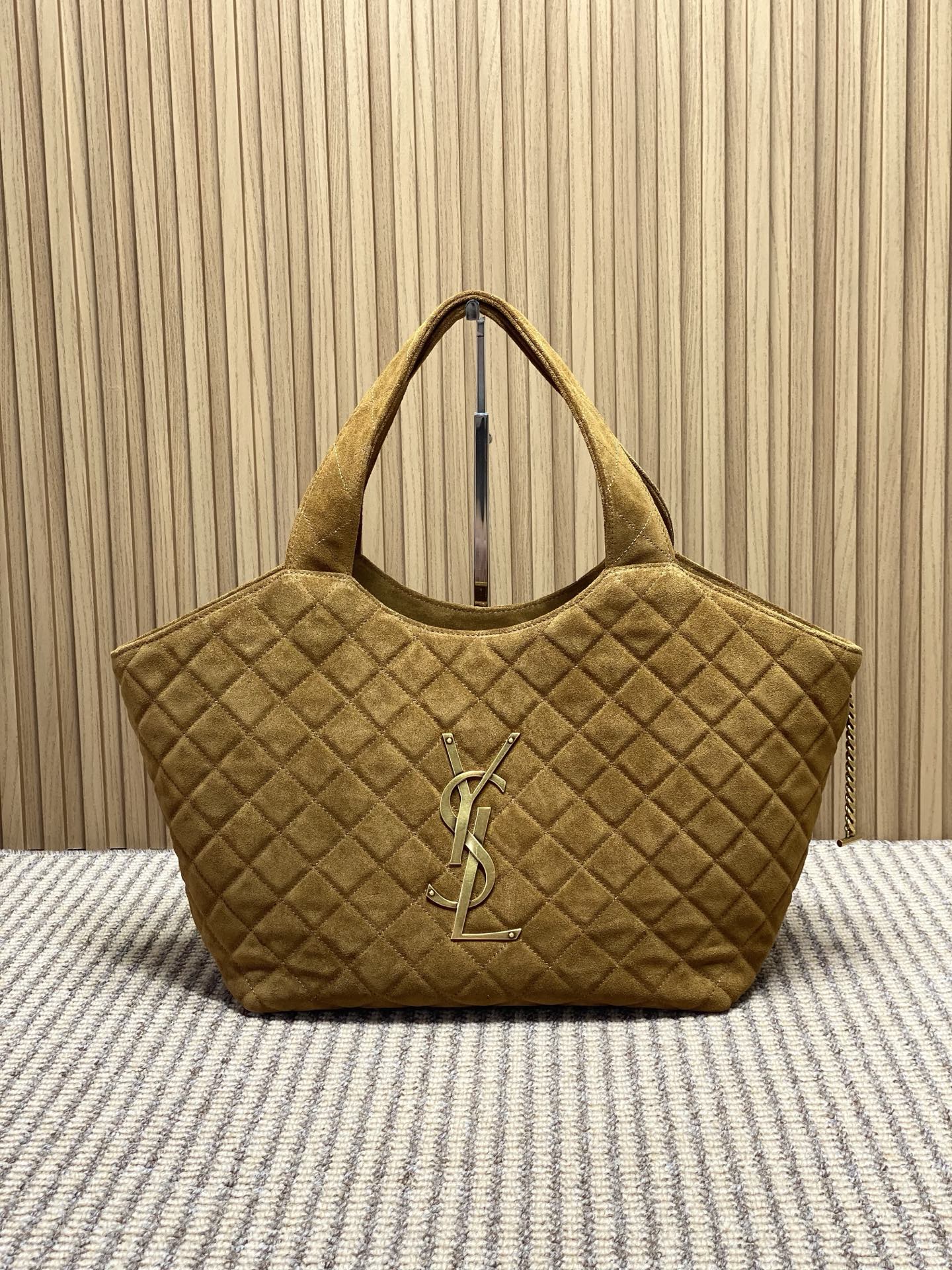 YSL Style Leather Tote Bag Lookbook Reference image 1