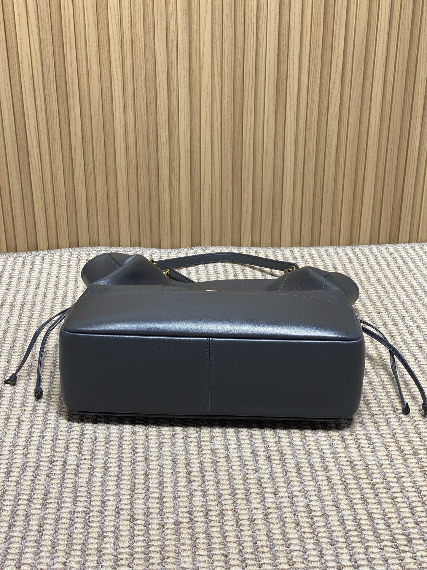 YSL Style Grey Leather Chain Bag style reference detail image 4 from source 763074