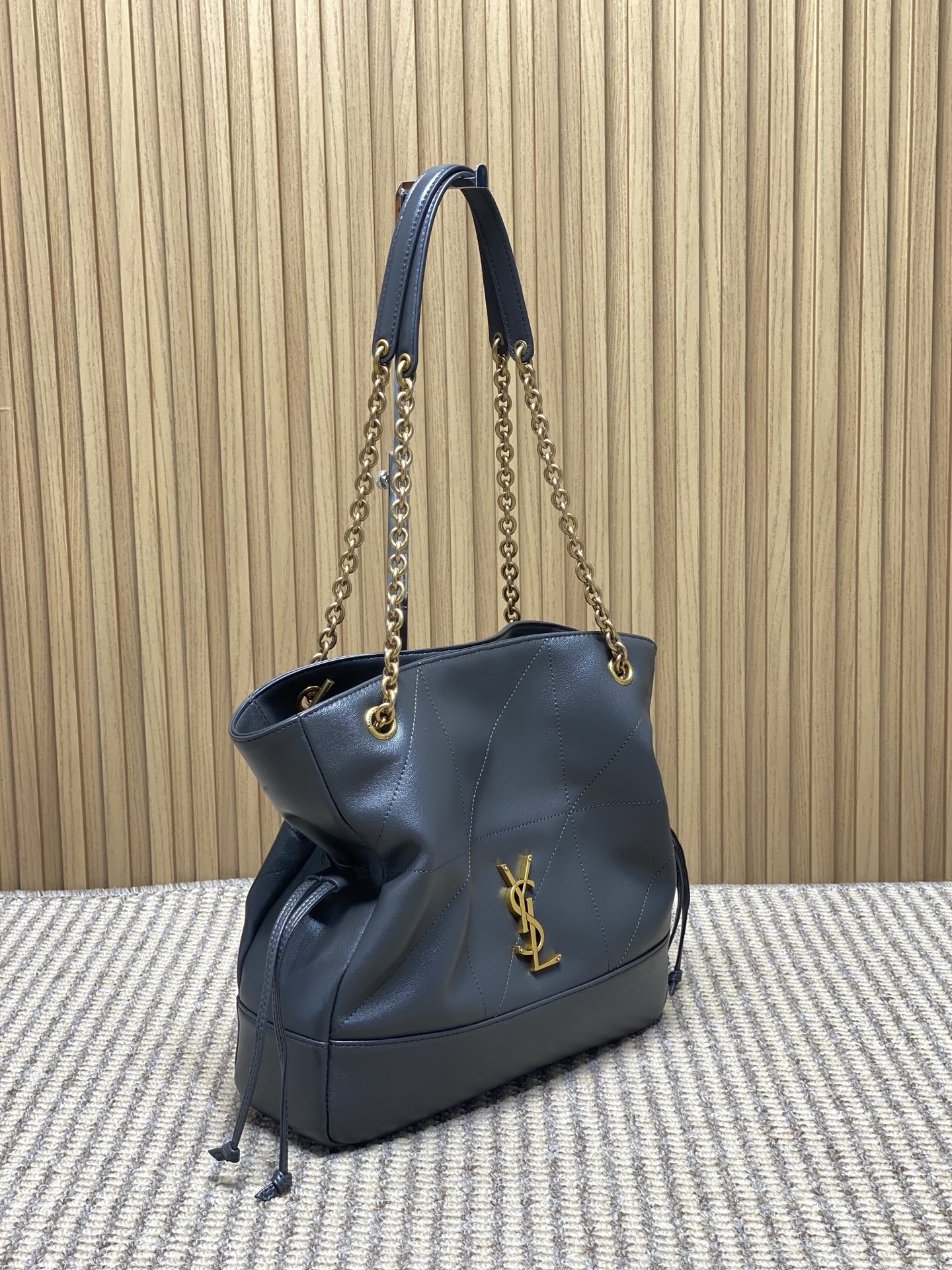 YSL Style Green Leather Chain Bag Lookbook Reference image 2