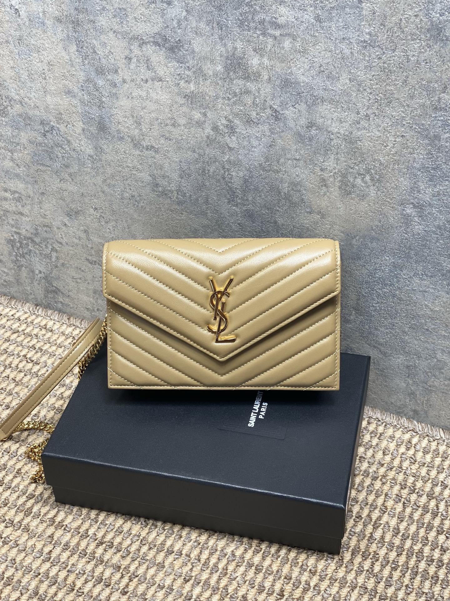 YSL Style Leather Chain Bag Lookbook Reference image 2