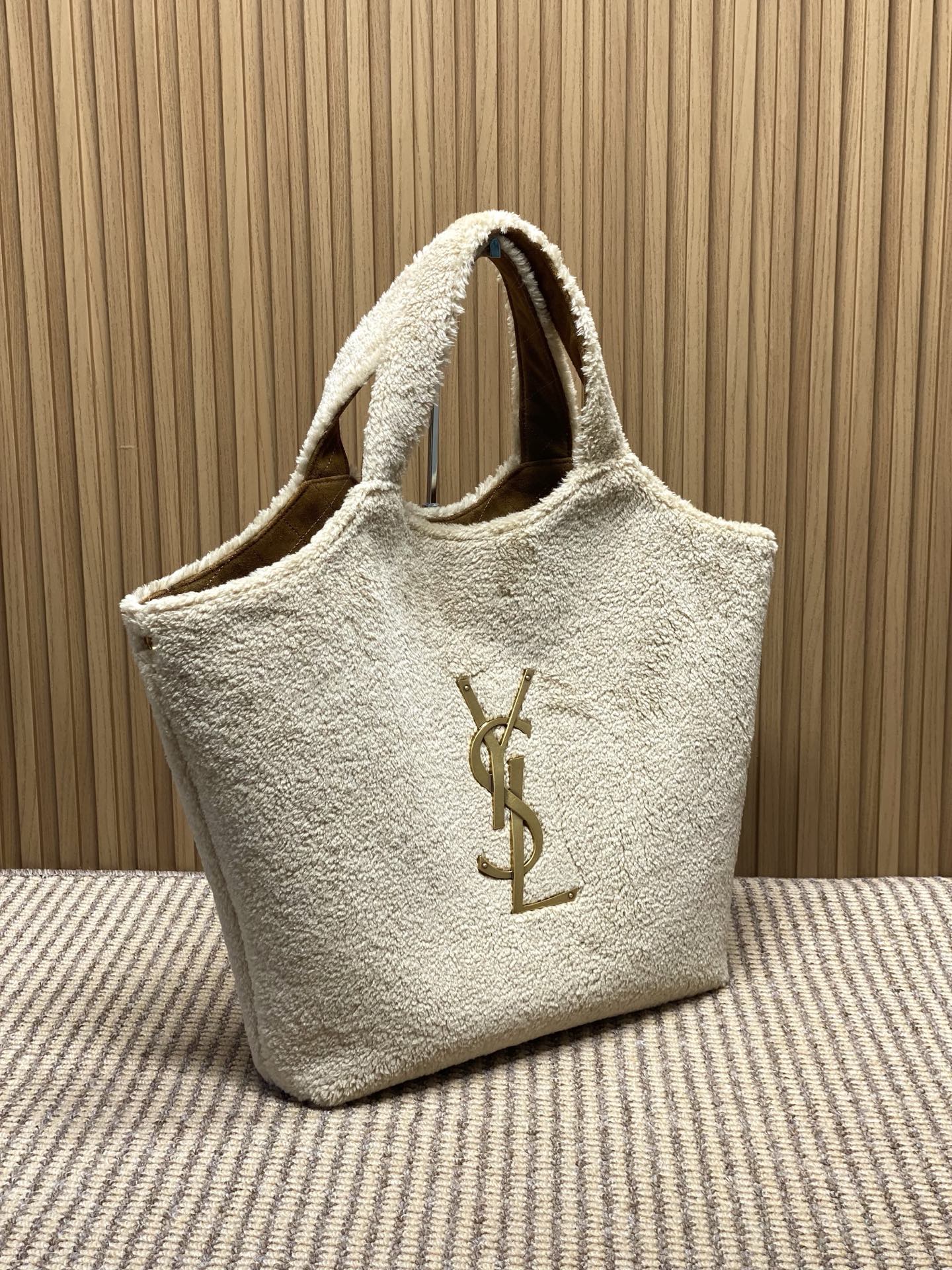 YSL Style Leather Clutch Lookbook Reference image 2