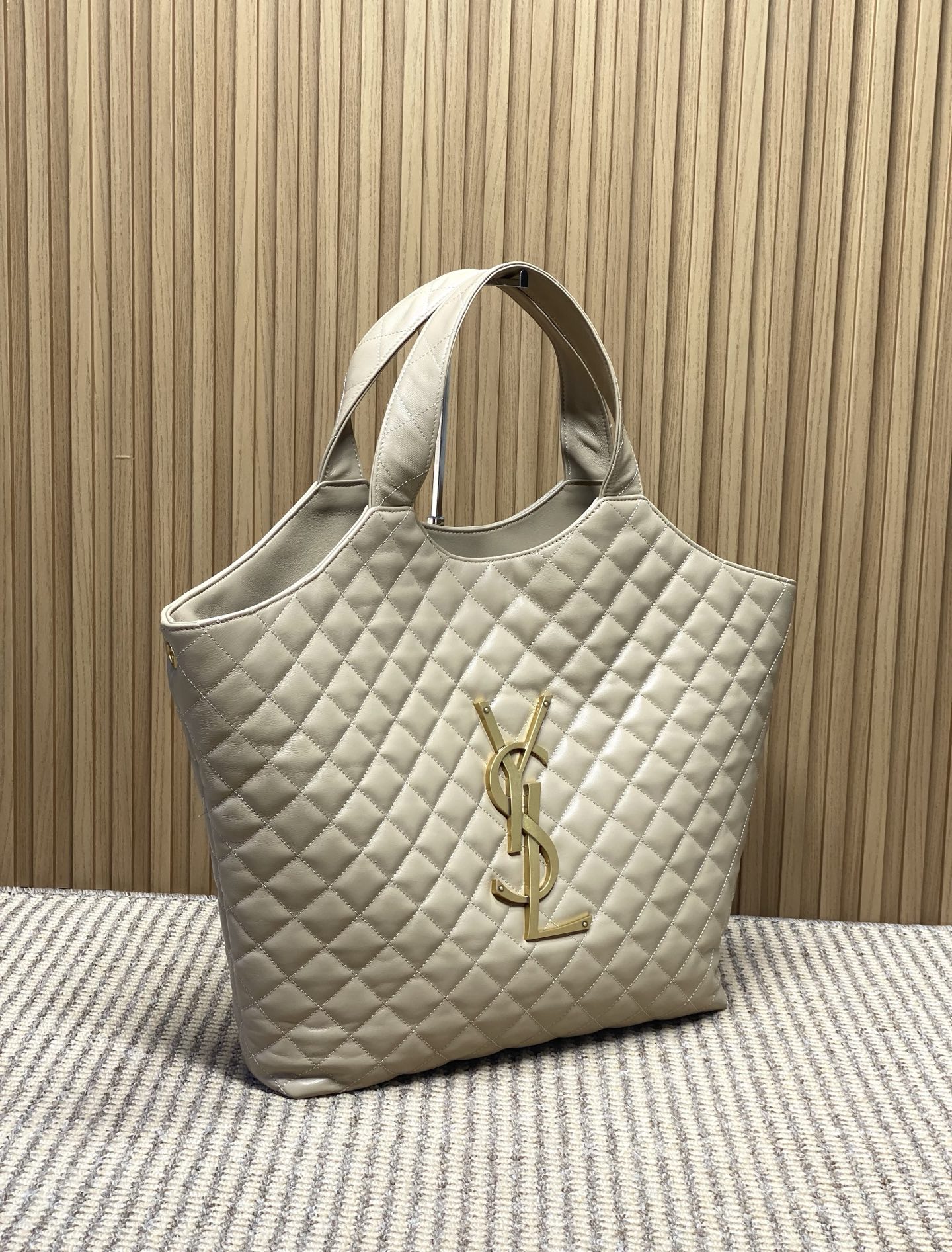 YSL Style Leather Tote Bag Lookbook Reference image 2