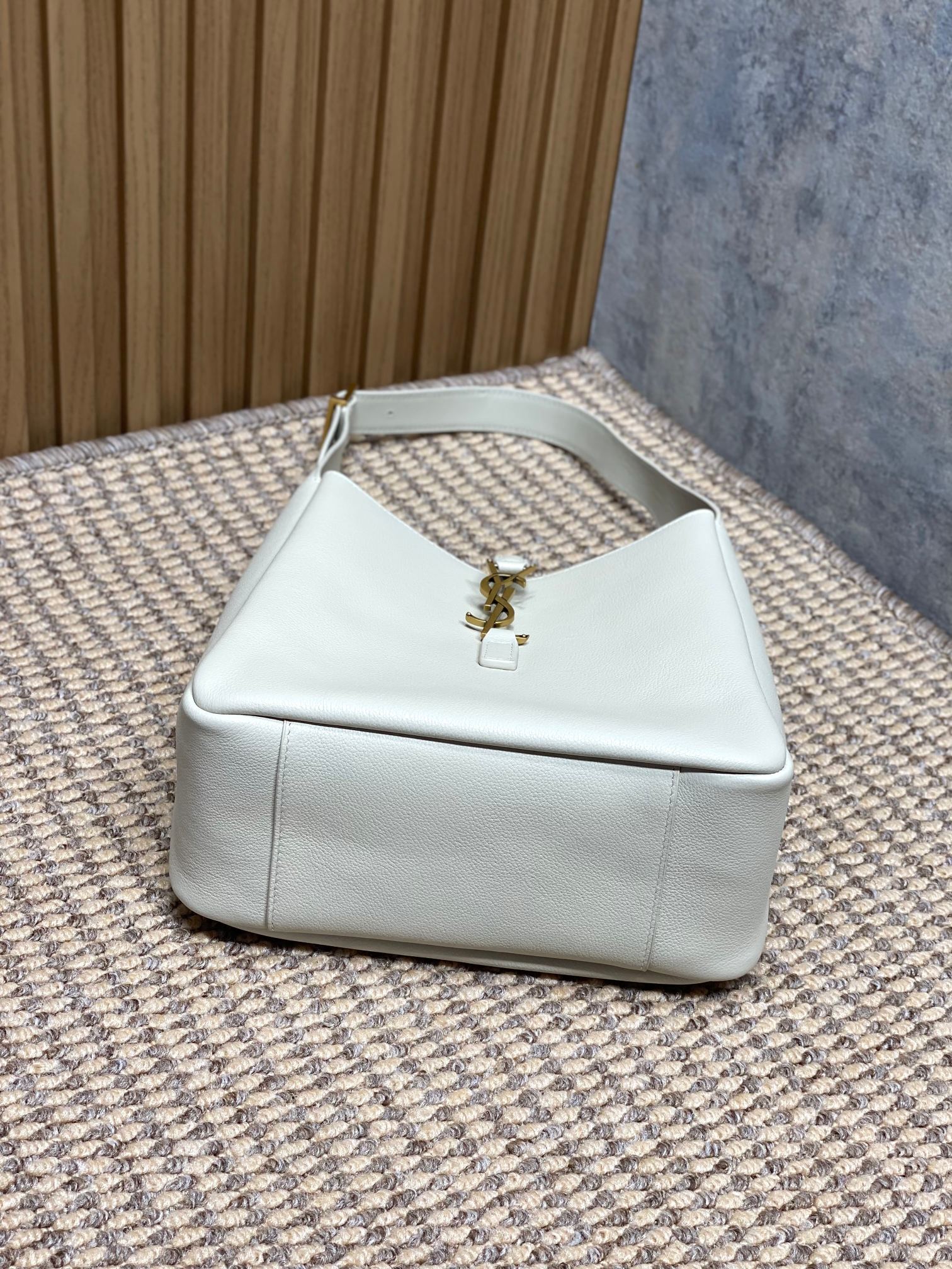 YSL Style White Leather Hobo Bag style reference detail image 4 from source 763078