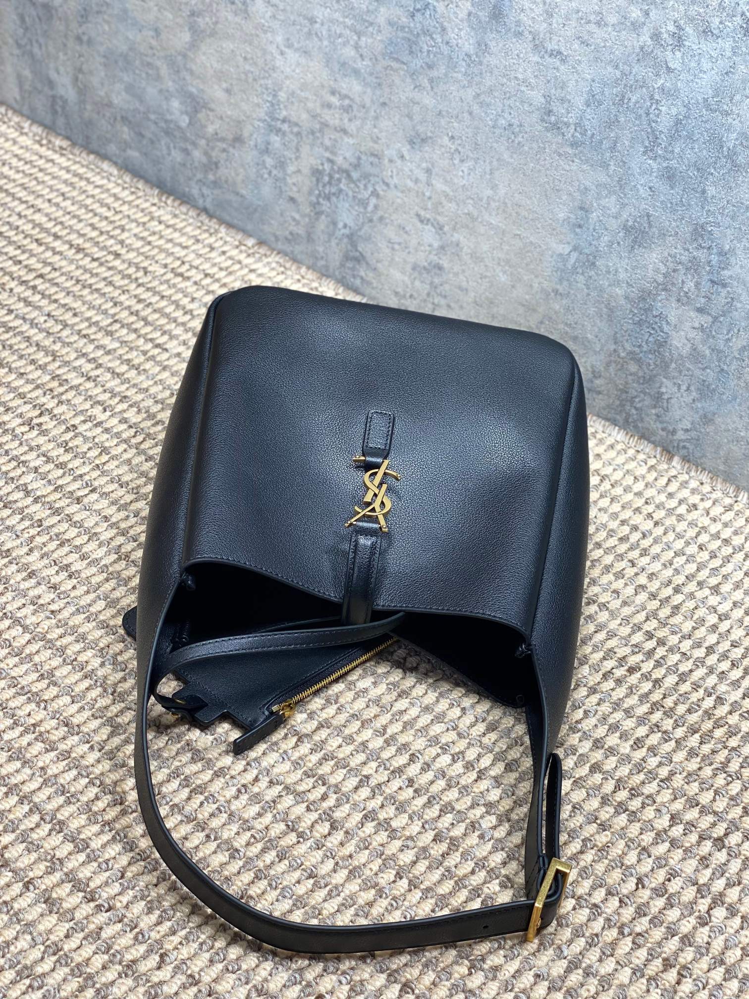 YSL Style Black Leather Hobo Bag style reference detail image 5 from source 770776