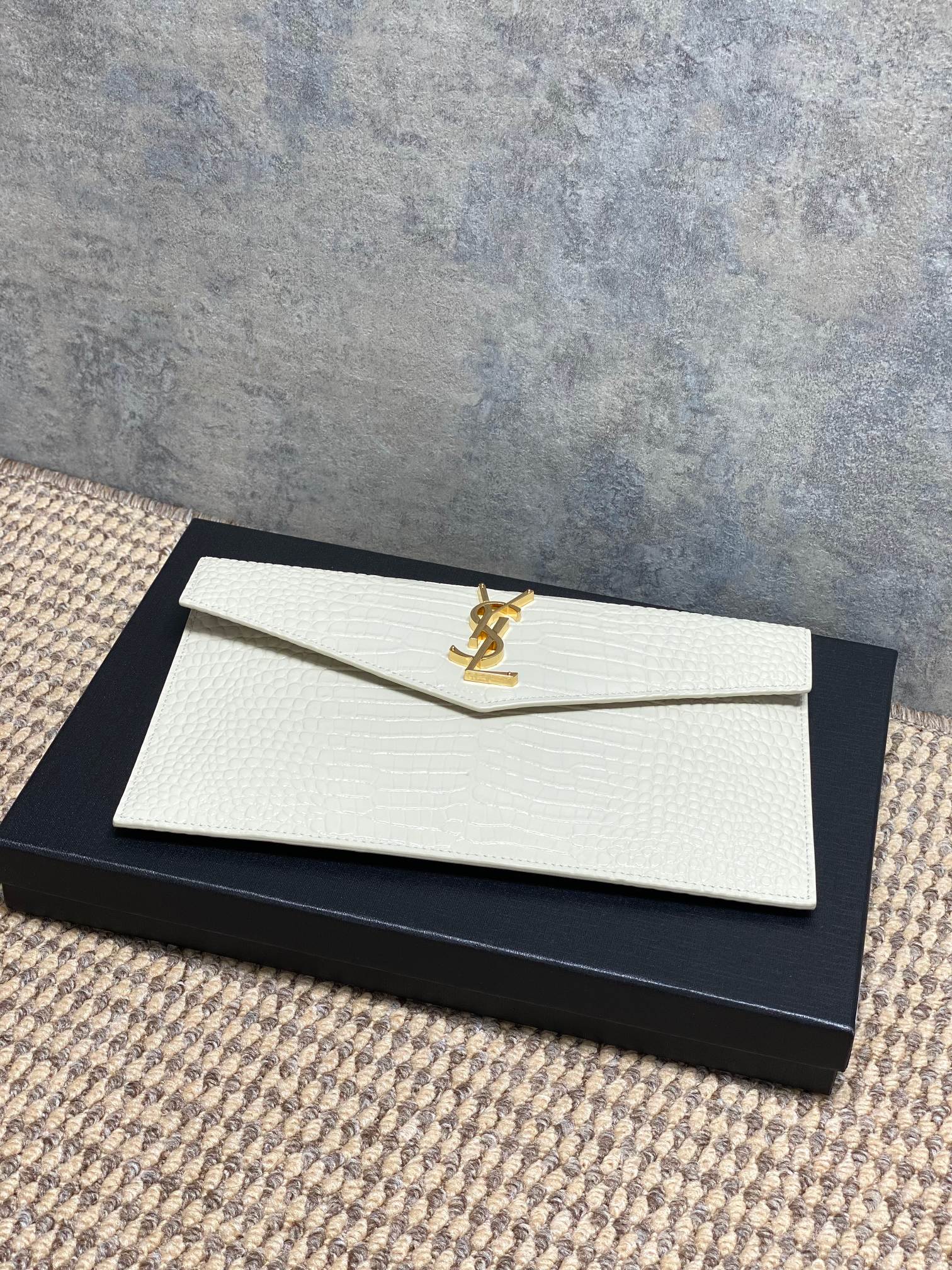 YSL Style White Leather Clutch Bags detail image 3 from source 770849